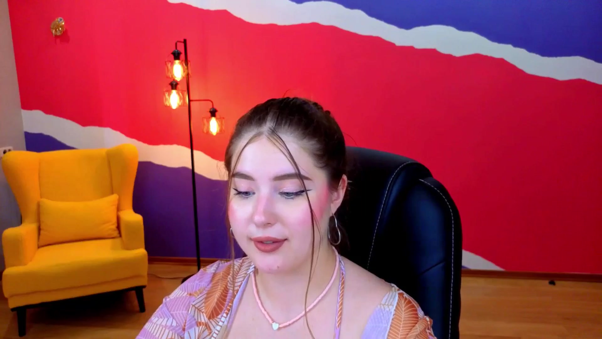 Gallery image thumbnail from AdmireMyEyes's myfreecams stream on, 07/07/2025, 11:52 image 5 of 20