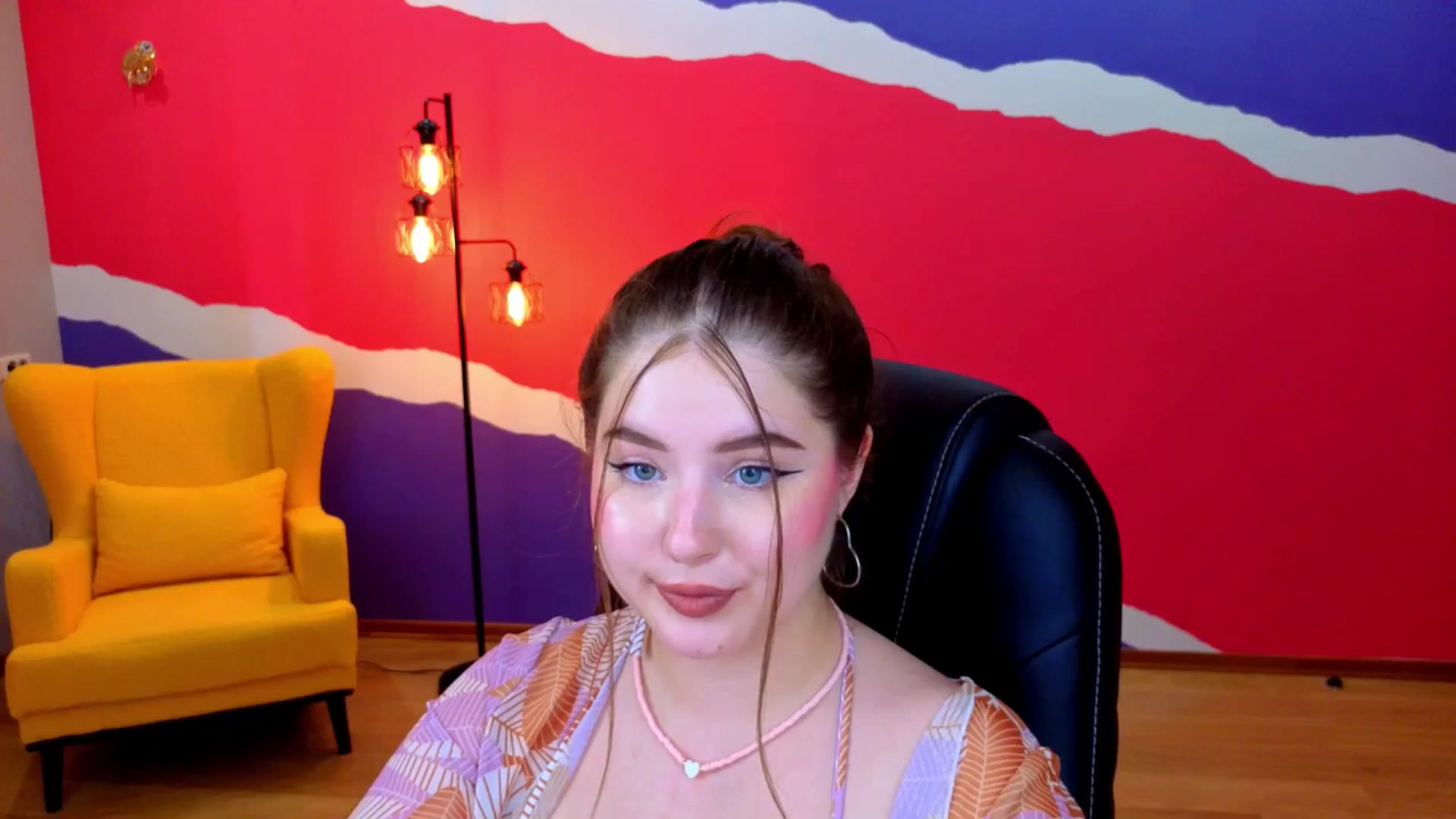 Gallery image thumbnail from AdmireMyEyes's myfreecams stream on, 07/07/2025, 11:52 image 15 of 20