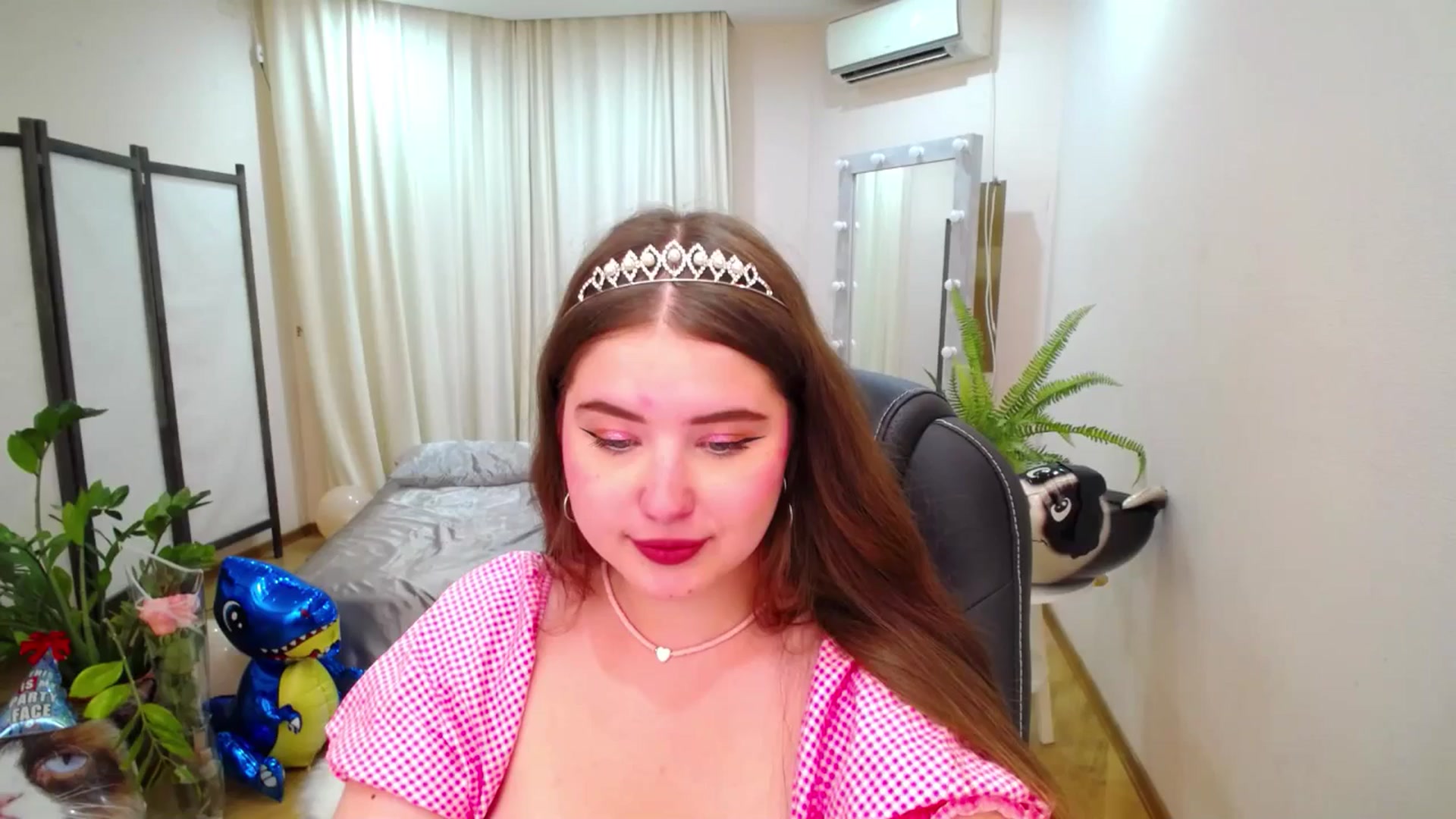 Gallery image thumbnail from AdmireMyEyes's myfreecams stream on, 07/08/2025, 09:17 image 19 of 20
