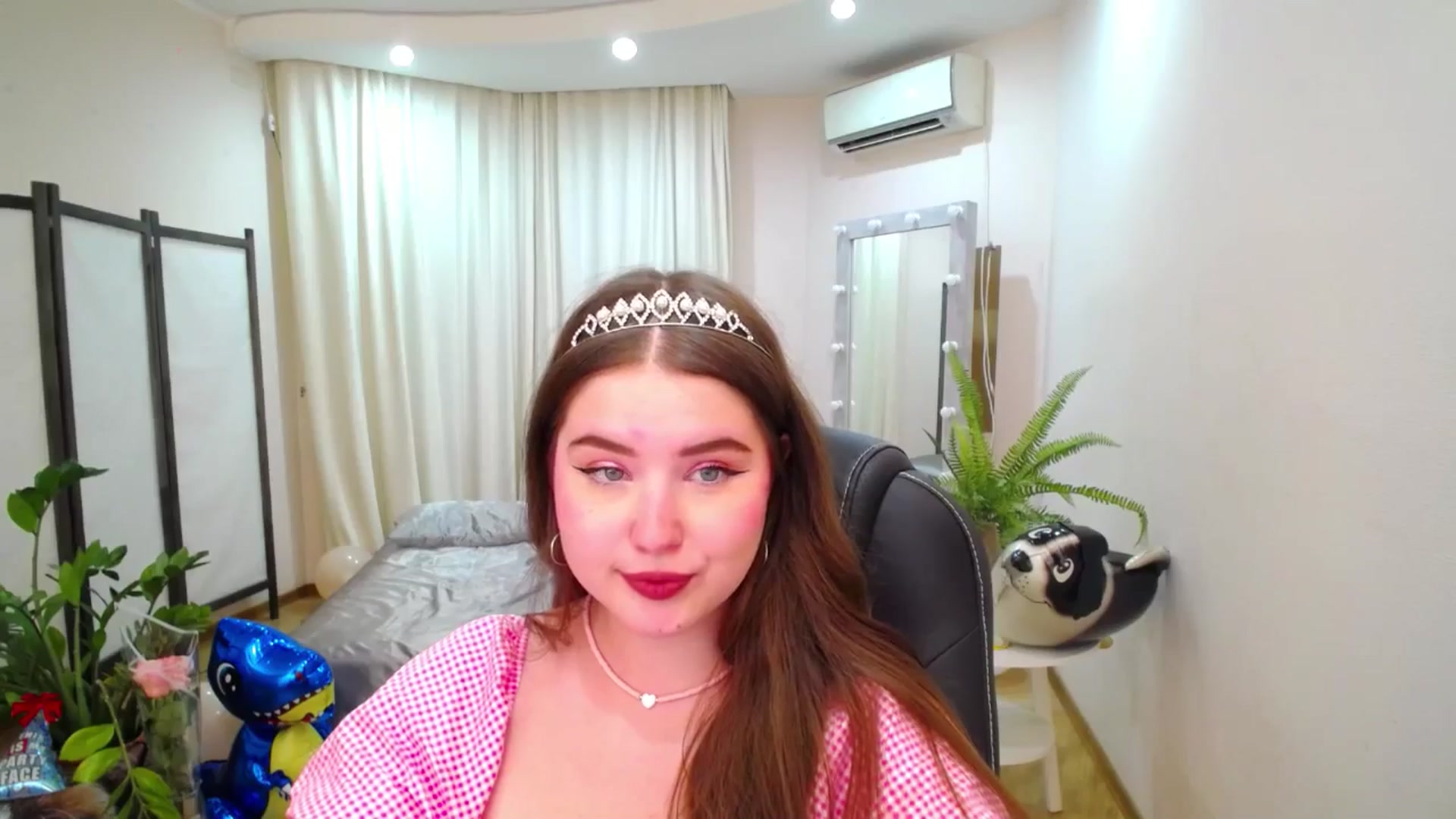 Gallery image thumbnail from AdmireMyEyes's myfreecams stream on, 07/08/2025, 09:17 image 18 of 20