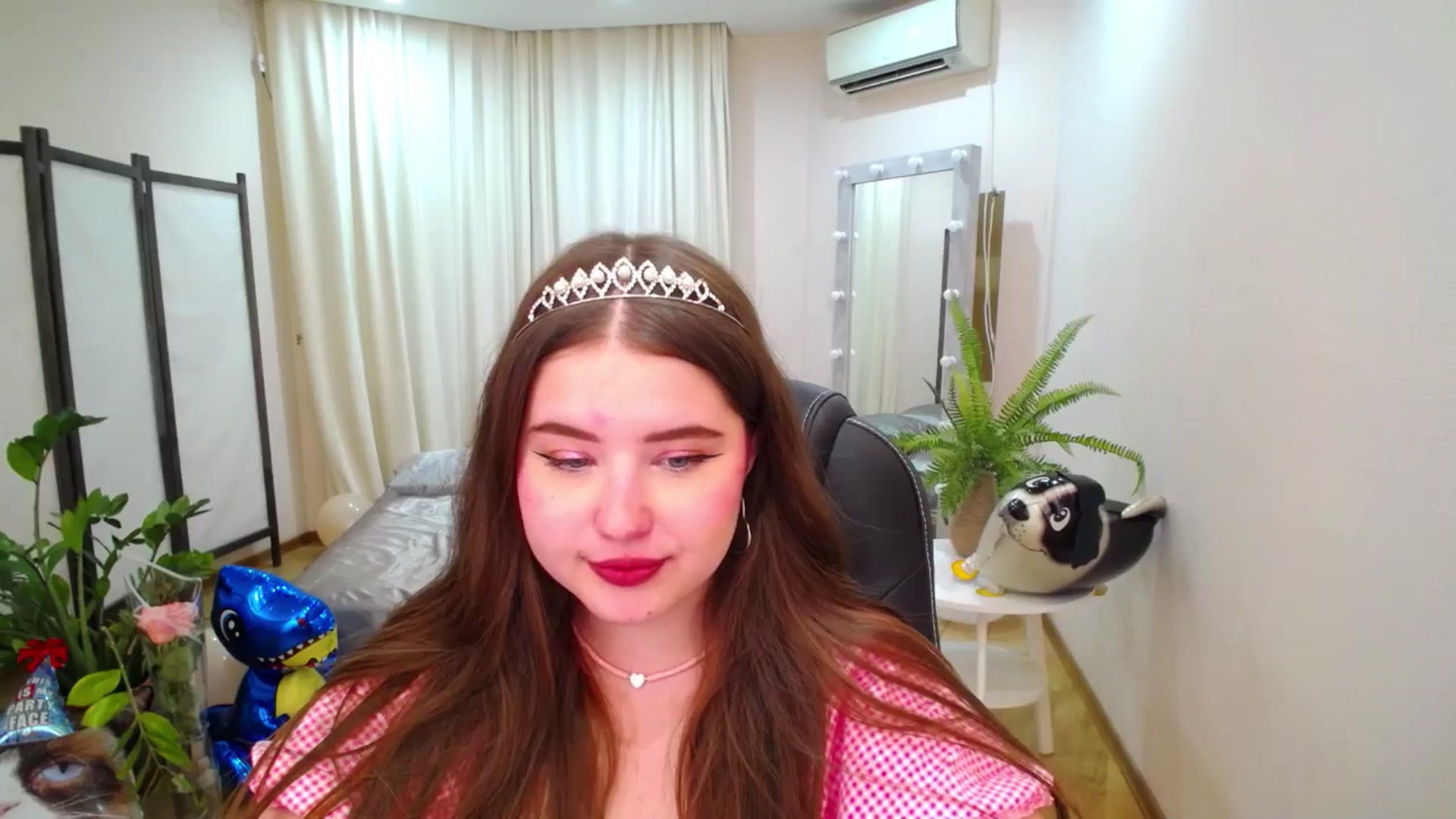 Gallery image thumbnail from AdmireMyEyes's myfreecams stream on, 07/08/2025, 09:17 image 16 of 20