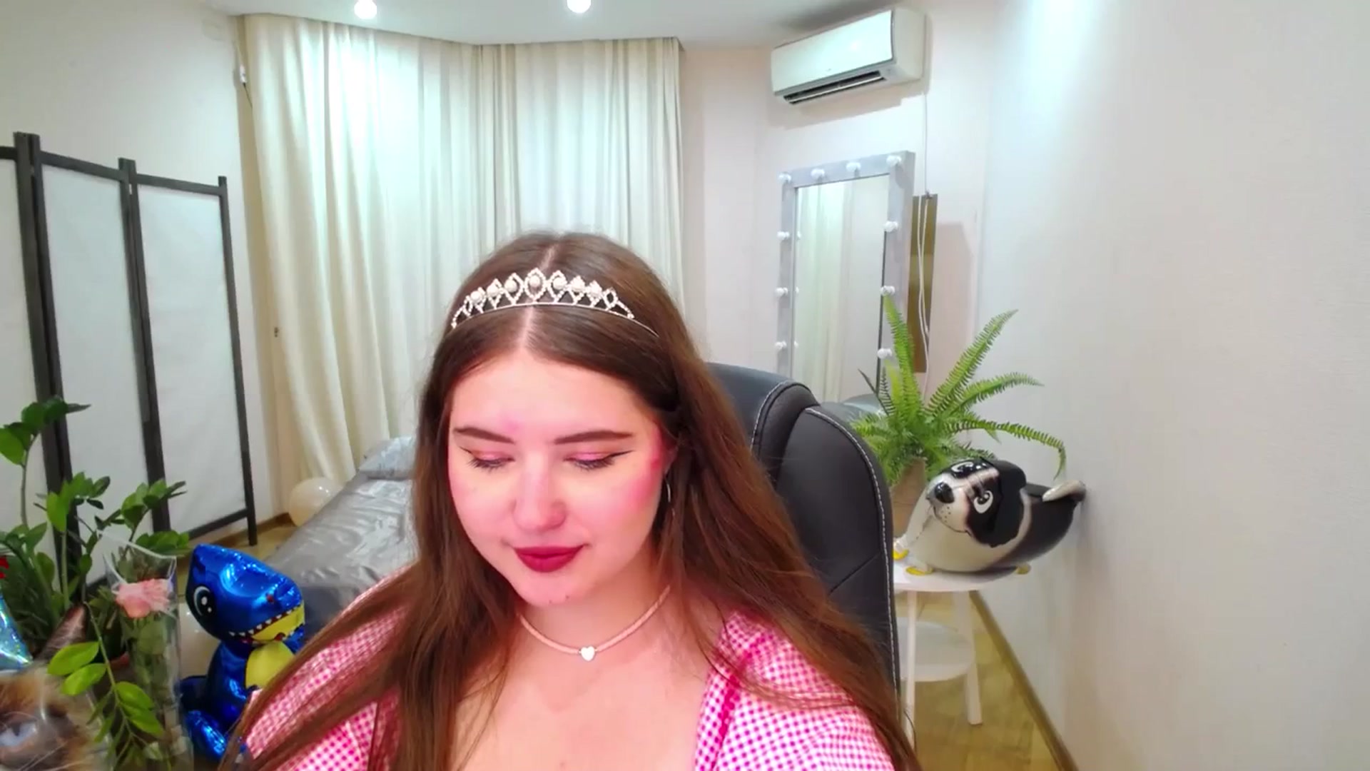 Gallery image thumbnail from AdmireMyEyes's myfreecams stream on, 07/08/2025, 09:17 image 2 of 20