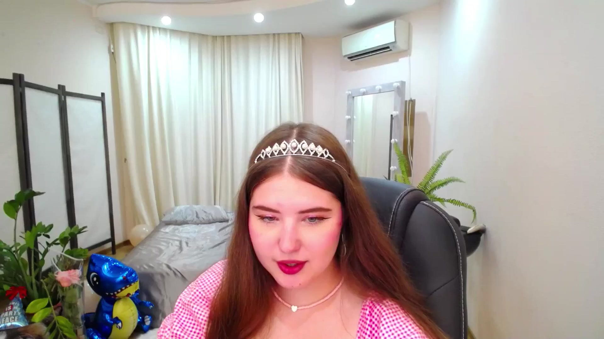 Gallery image thumbnail from AdmireMyEyes's myfreecams stream on, 07/08/2025, 10:02 image 16 of 20