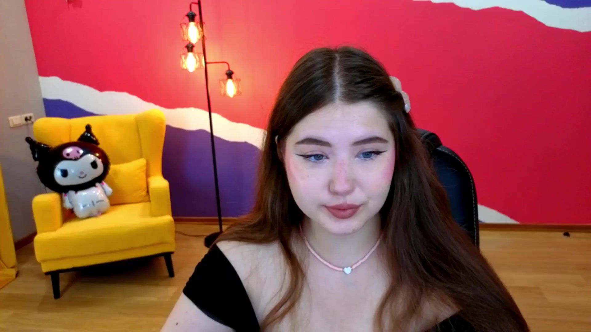 Gallery image thumbnail from AdmireMyEyes's myfreecams stream on, 07/12/2025, 18:51 image 6 of 20