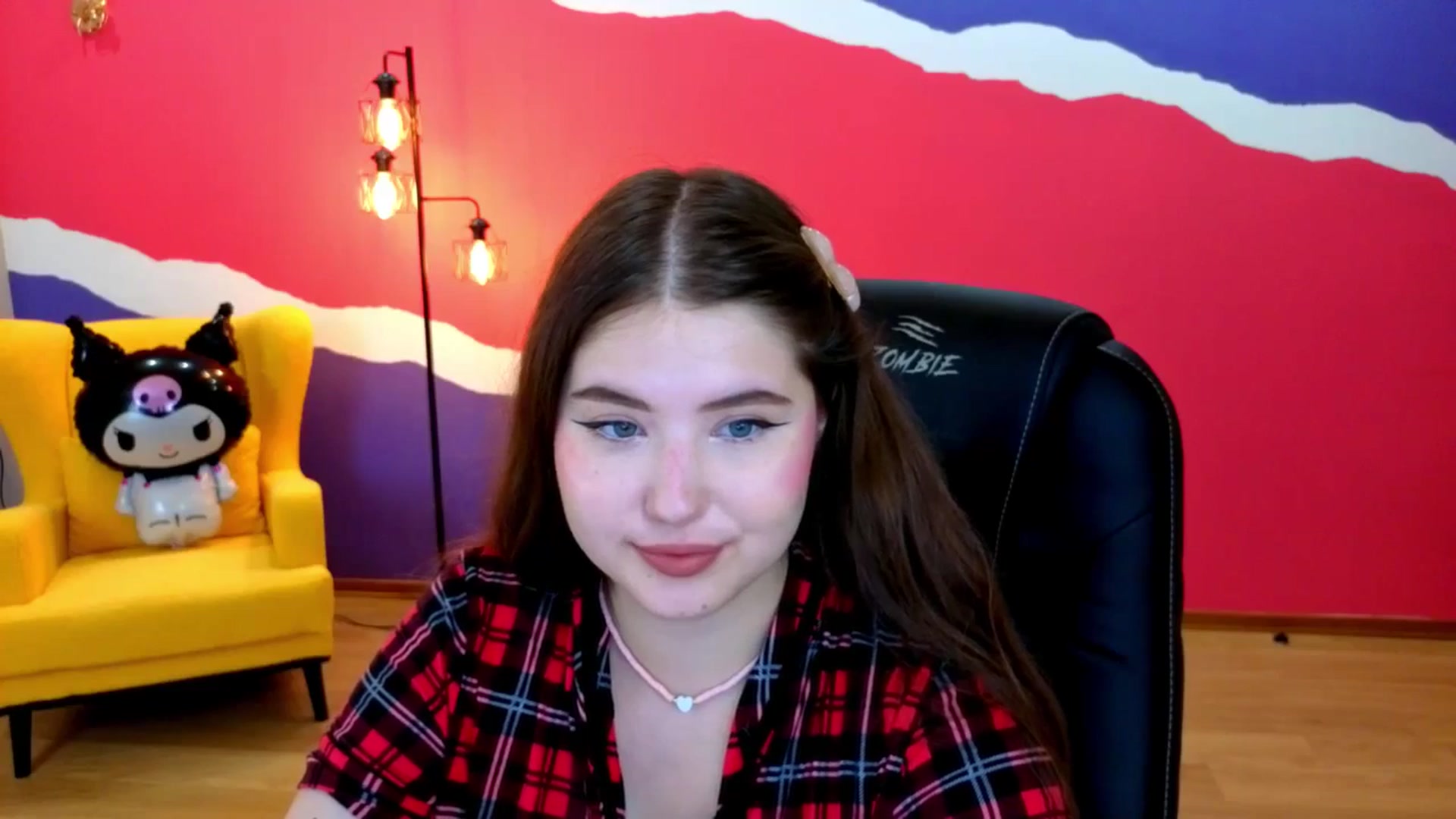 Gallery image thumbnail from AdmireMyEyes's myfreecams stream on, 07/12/2025, 21:05 image 3 of 20