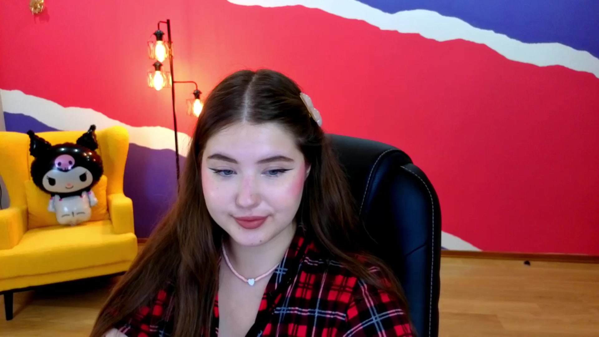 Gallery image thumbnail from AdmireMyEyes's myfreecams stream on, 07/12/2025, 21:05 image 16 of 20