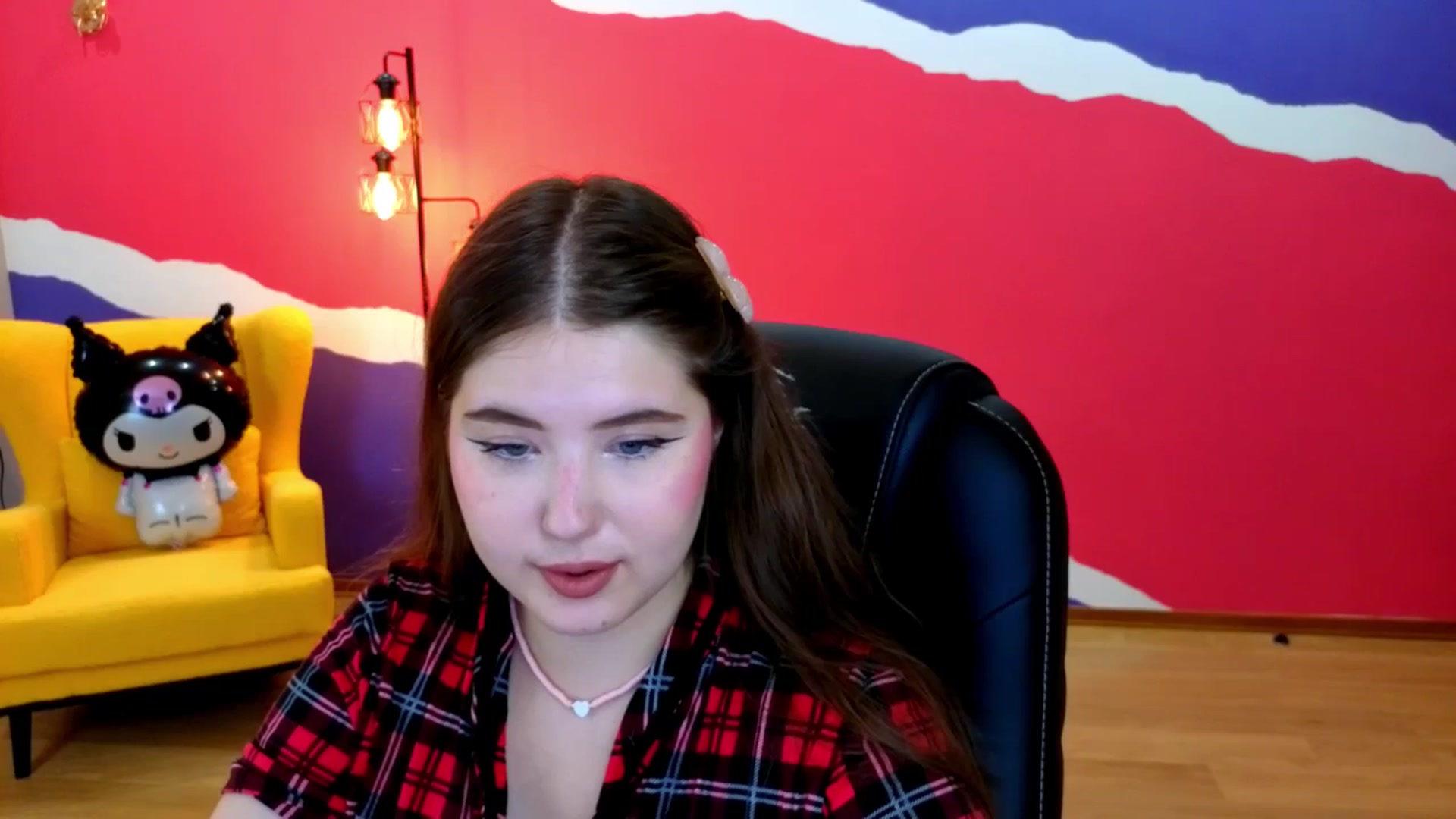 Gallery image thumbnail from AdmireMyEyes's myfreecams stream on, 07/12/2025, 21:05 image 13 of 20