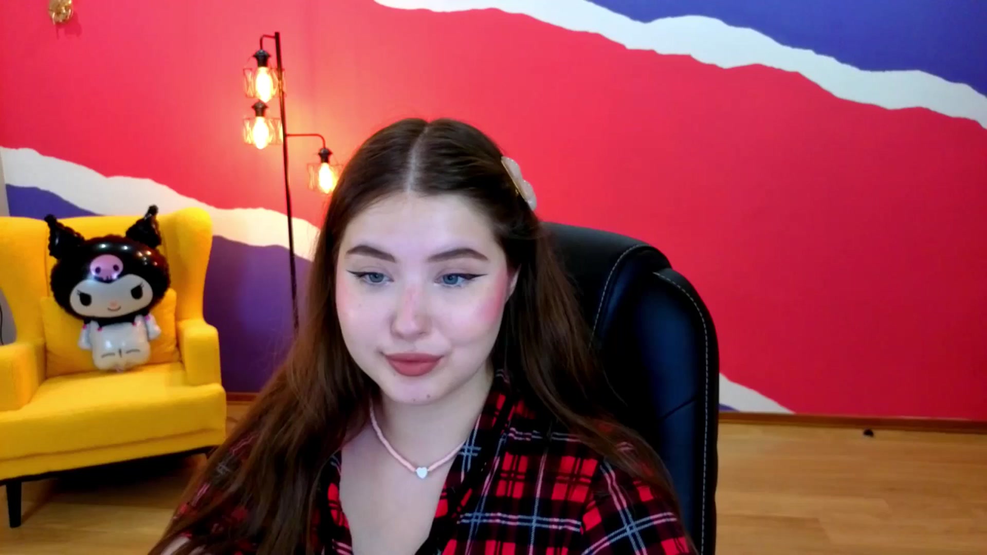 Gallery image thumbnail from AdmireMyEyes's myfreecams stream on, 07/12/2025, 21:05 image 18 of 20