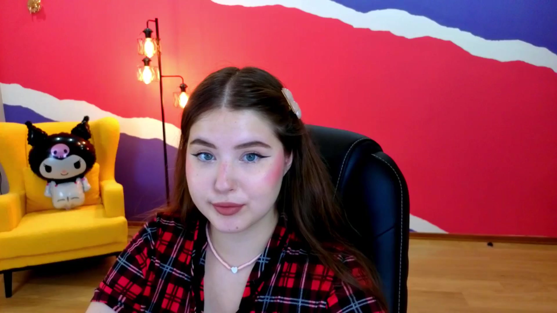 Gallery image thumbnail from AdmireMyEyes's myfreecams stream on, 07/12/2025, 21:05 image 14 of 20