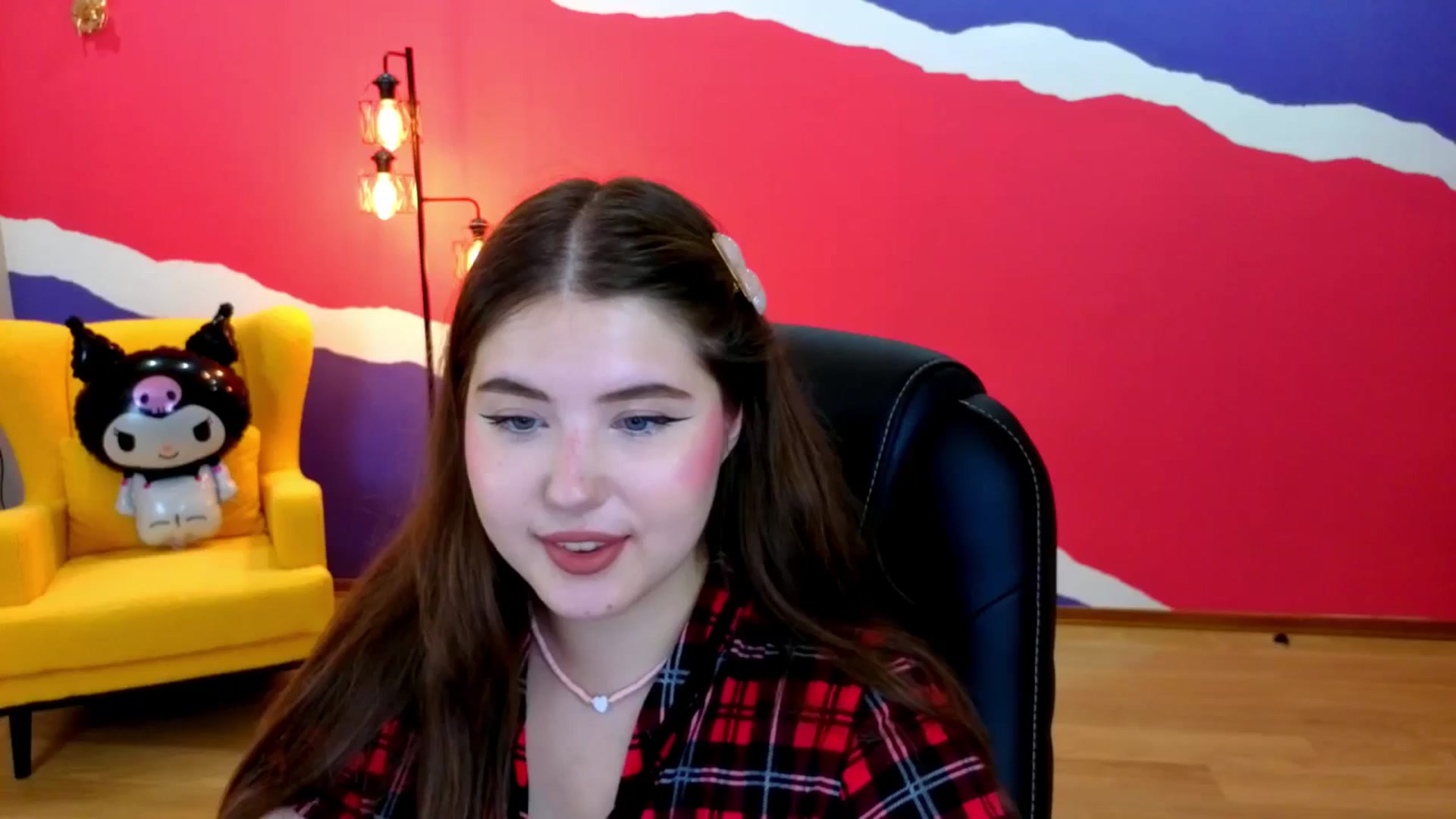 Gallery image thumbnail from AdmireMyEyes's myfreecams stream on, 07/12/2025, 21:05 image 17 of 20