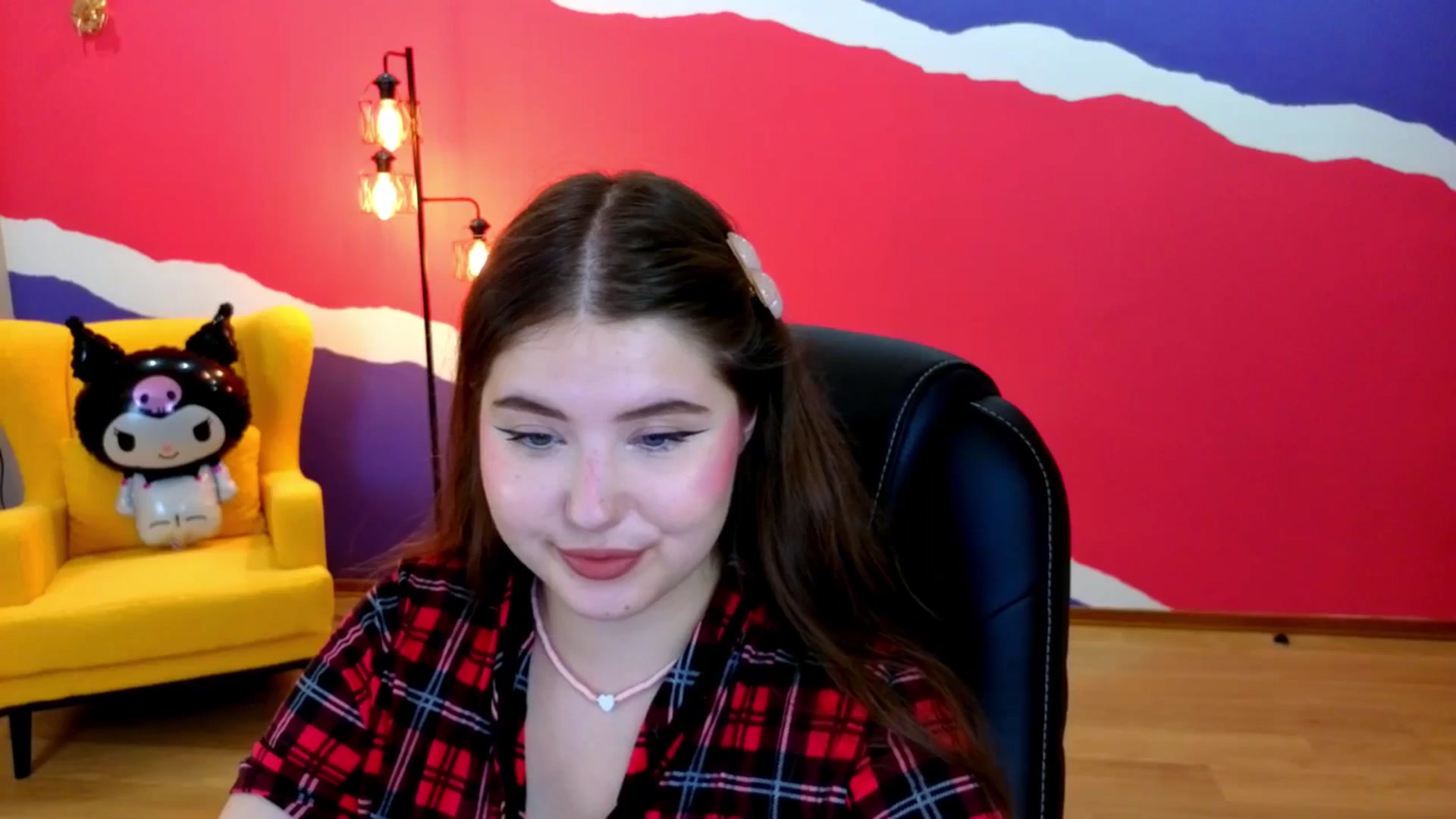 Gallery image thumbnail from AdmireMyEyes's myfreecams stream on, 07/12/2025, 21:05 image 15 of 20