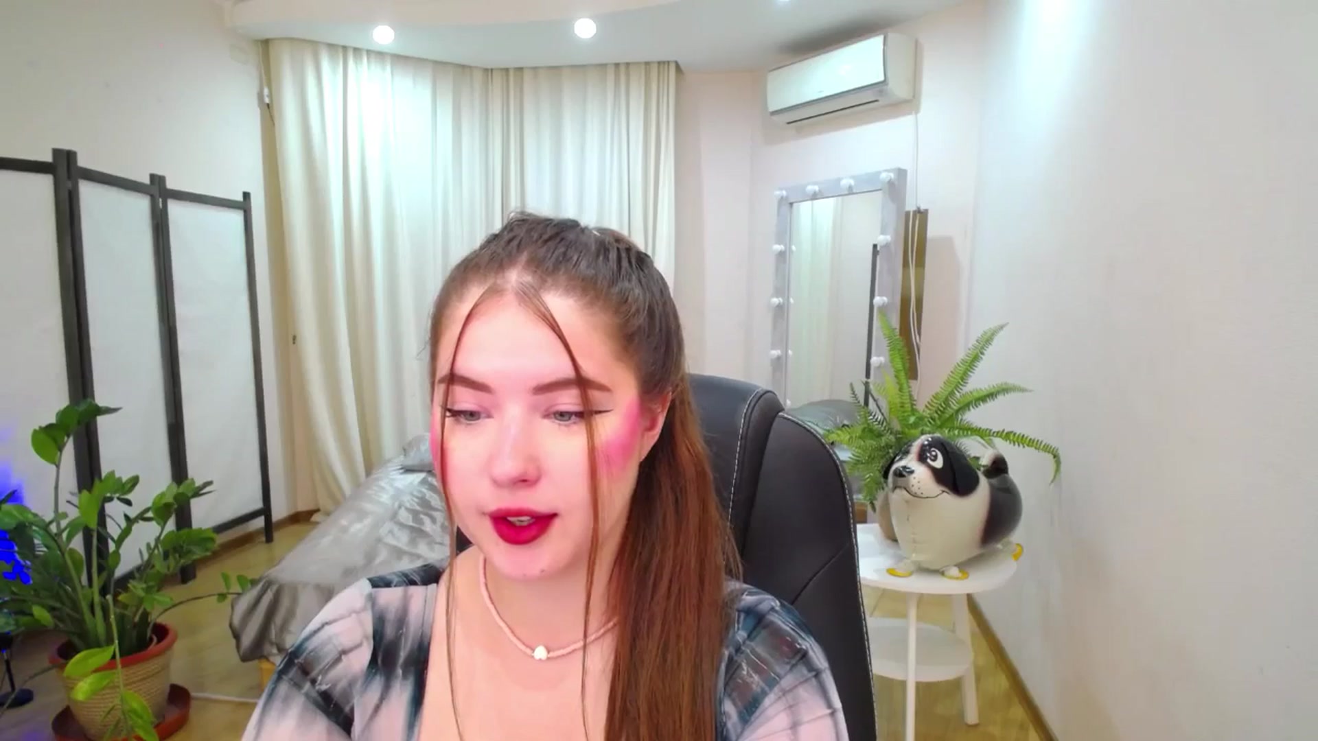 Gallery image thumbnail from AdmireMyEyes's myfreecams stream on, 07/13/2025, 19:48 image 9 of 20