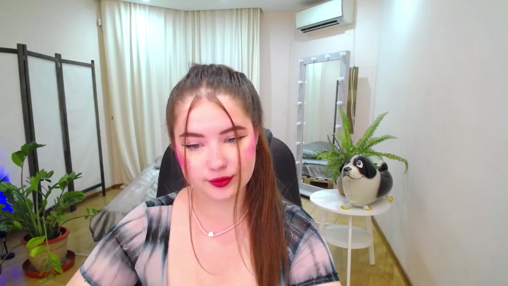 Gallery image thumbnail from AdmireMyEyes's myfreecams stream on, 07/13/2025, 19:48 image 6 of 20