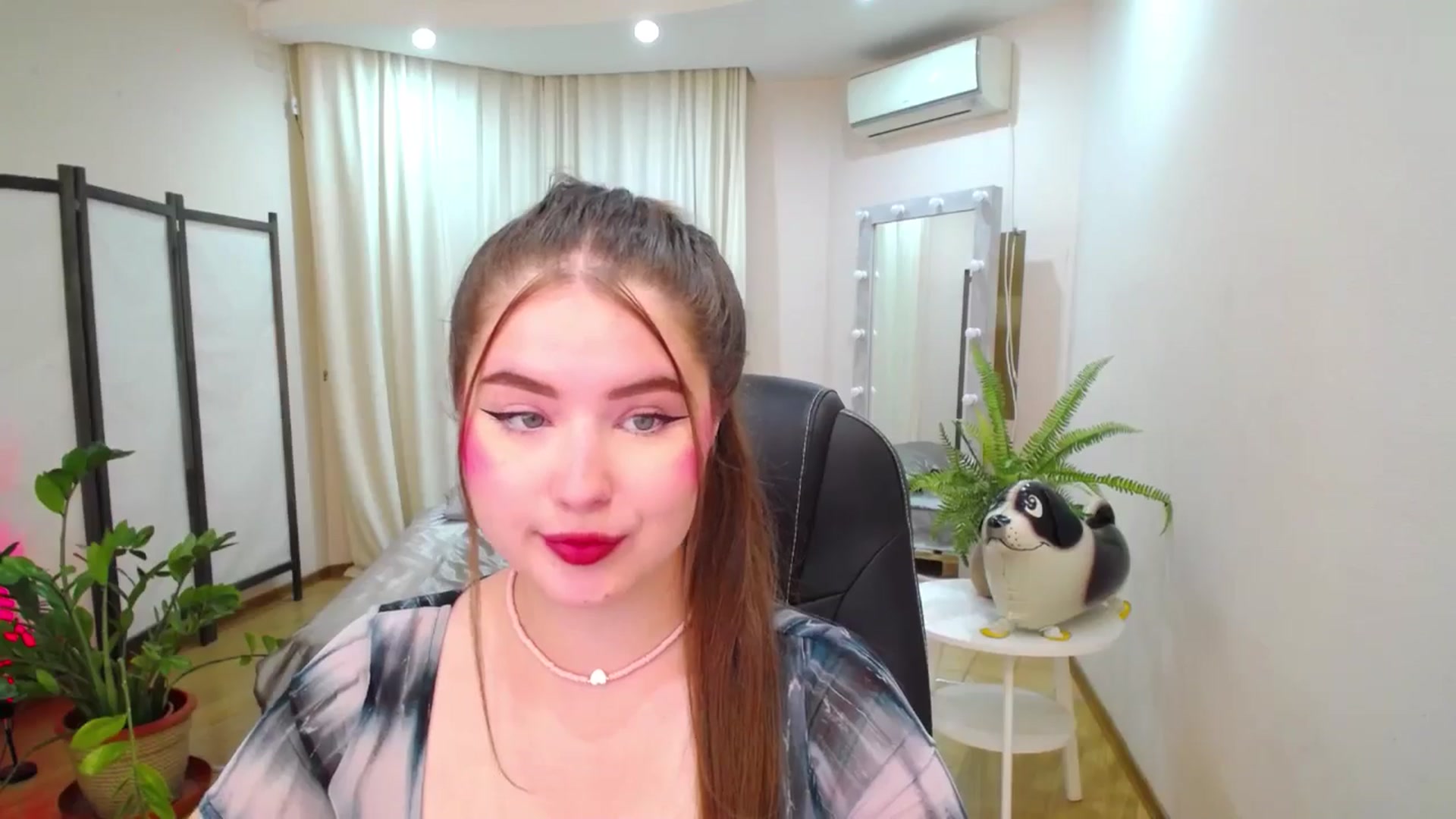 Gallery image thumbnail from AdmireMyEyes's myfreecams stream on, 07/13/2025, 19:48 image 16 of 20