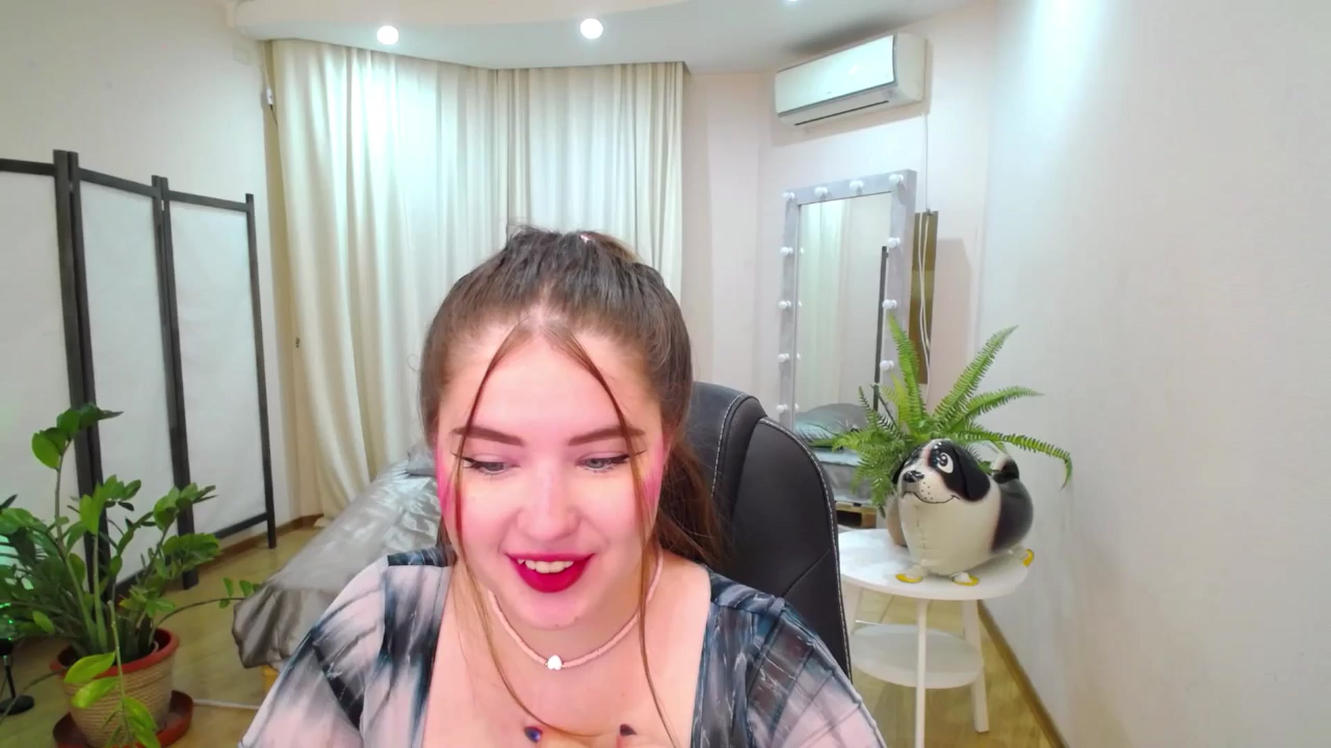 Gallery image thumbnail from AdmireMyEyes's myfreecams stream on, 07/13/2025, 19:48 image 12 of 20