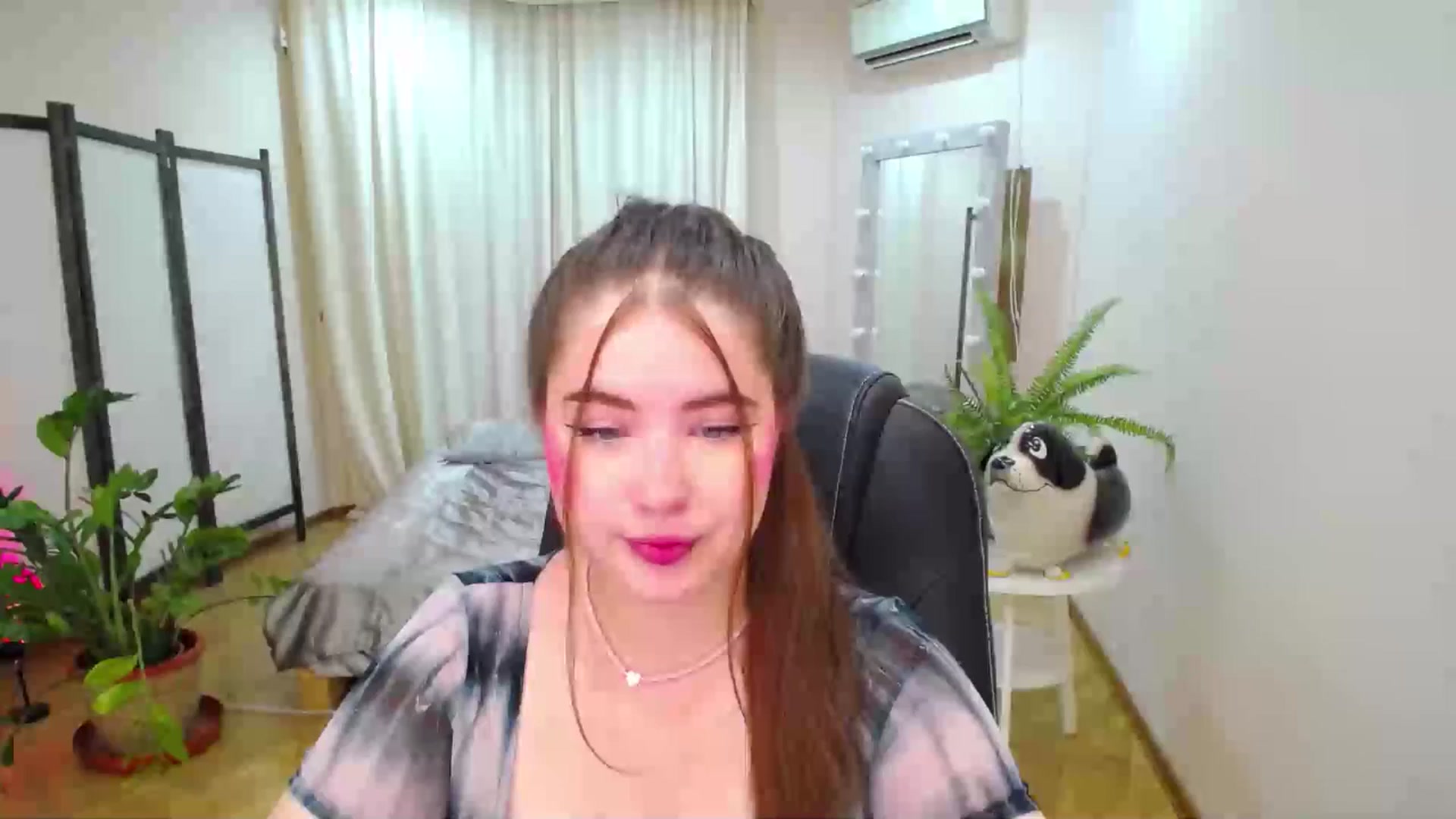 Gallery image thumbnail from AdmireMyEyes's myfreecams stream on, 07/13/2025, 19:48 image 3 of 20