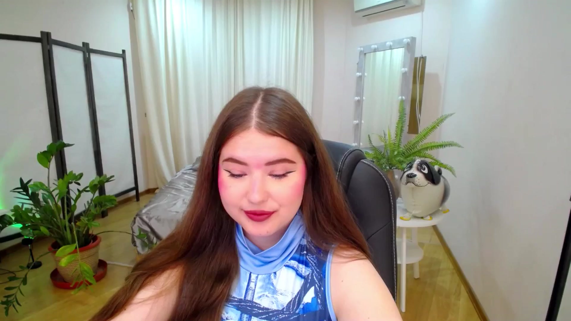 Gallery image thumbnail from AdmireMyEyes's myfreecams stream on, 07/15/2025, 06:34 image 2 of 20