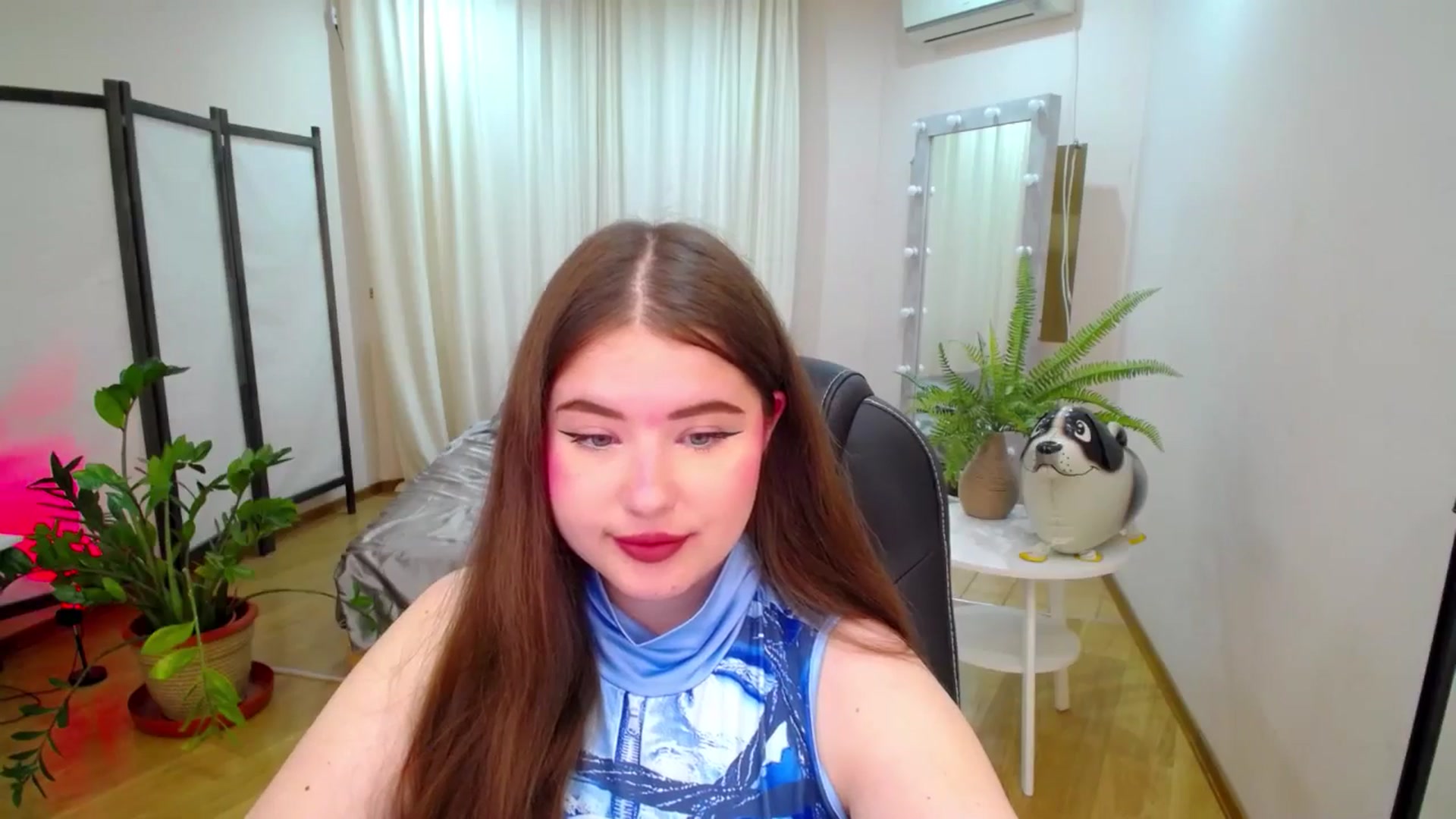 Gallery image thumbnail from AdmireMyEyes's myfreecams stream on, 07/15/2025, 06:34 image 6 of 20