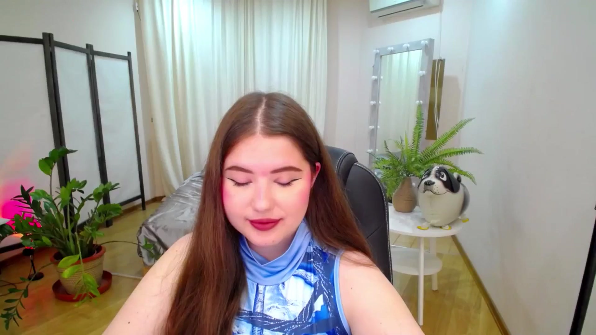 Gallery image thumbnail from AdmireMyEyes's myfreecams stream on, 07/15/2025, 06:34 image 7 of 20