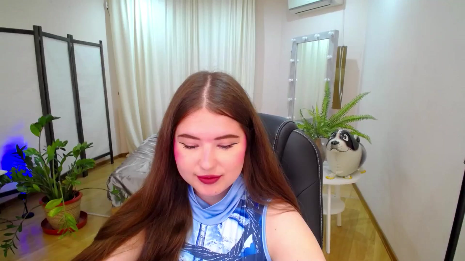 Gallery image thumbnail from AdmireMyEyes's myfreecams stream on, 07/15/2025, 06:34 image 4 of 20