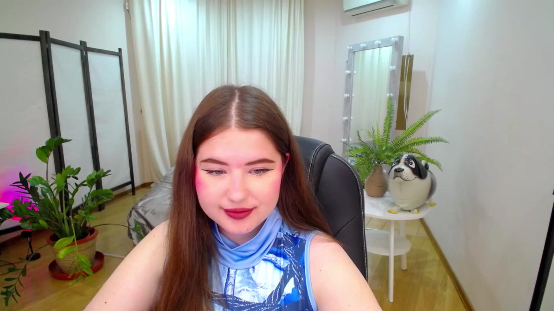 Gallery image thumbnail from AdmireMyEyes's myfreecams stream on, 07/15/2025, 06:34 image 19 of 20
