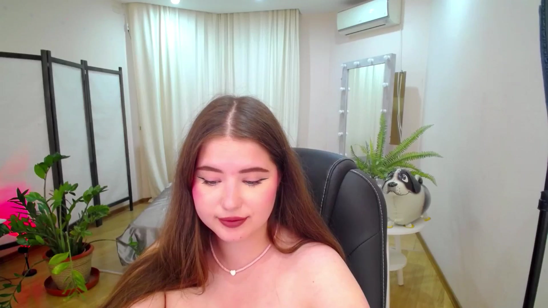 Gallery image thumbnail from AdmireMyEyes's myfreecams stream on, 07/15/2025, 10:28 image 6 of 20