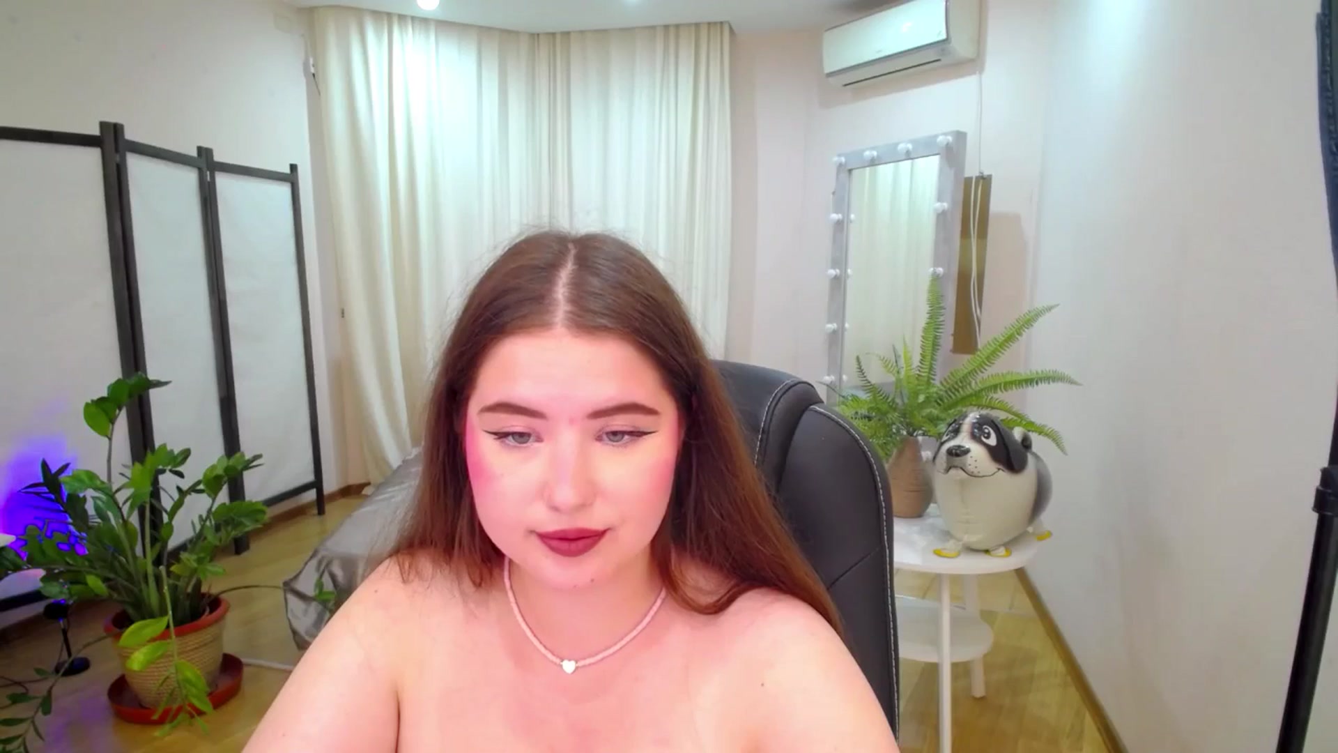 Gallery image thumbnail from AdmireMyEyes's myfreecams stream on, 07/15/2025, 10:28 image 2 of 20