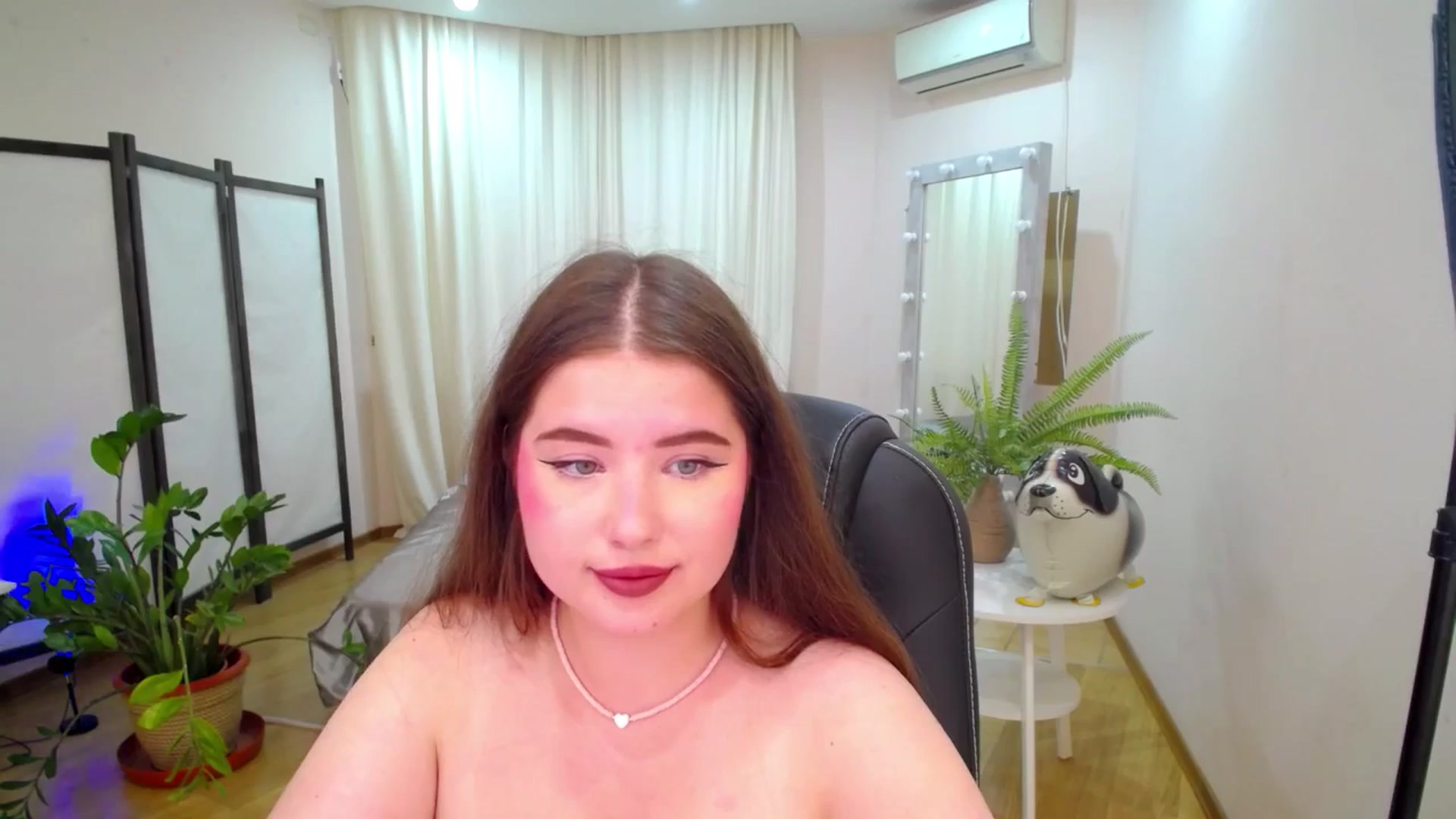 Gallery image thumbnail from AdmireMyEyes's myfreecams stream on, 07/15/2025, 10:28 image 3 of 20