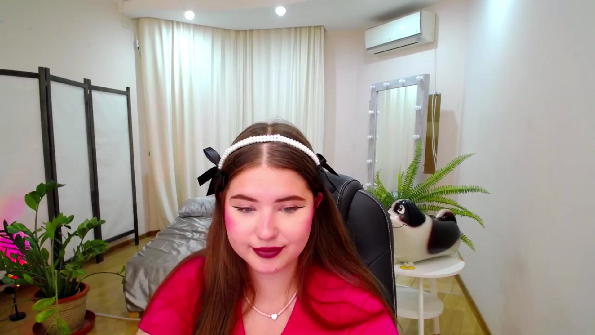 Gallery image thumbnail from AdmireMyEyes's myfreecams stream on, 07/16/2025, 07:48 image 10 of 20
