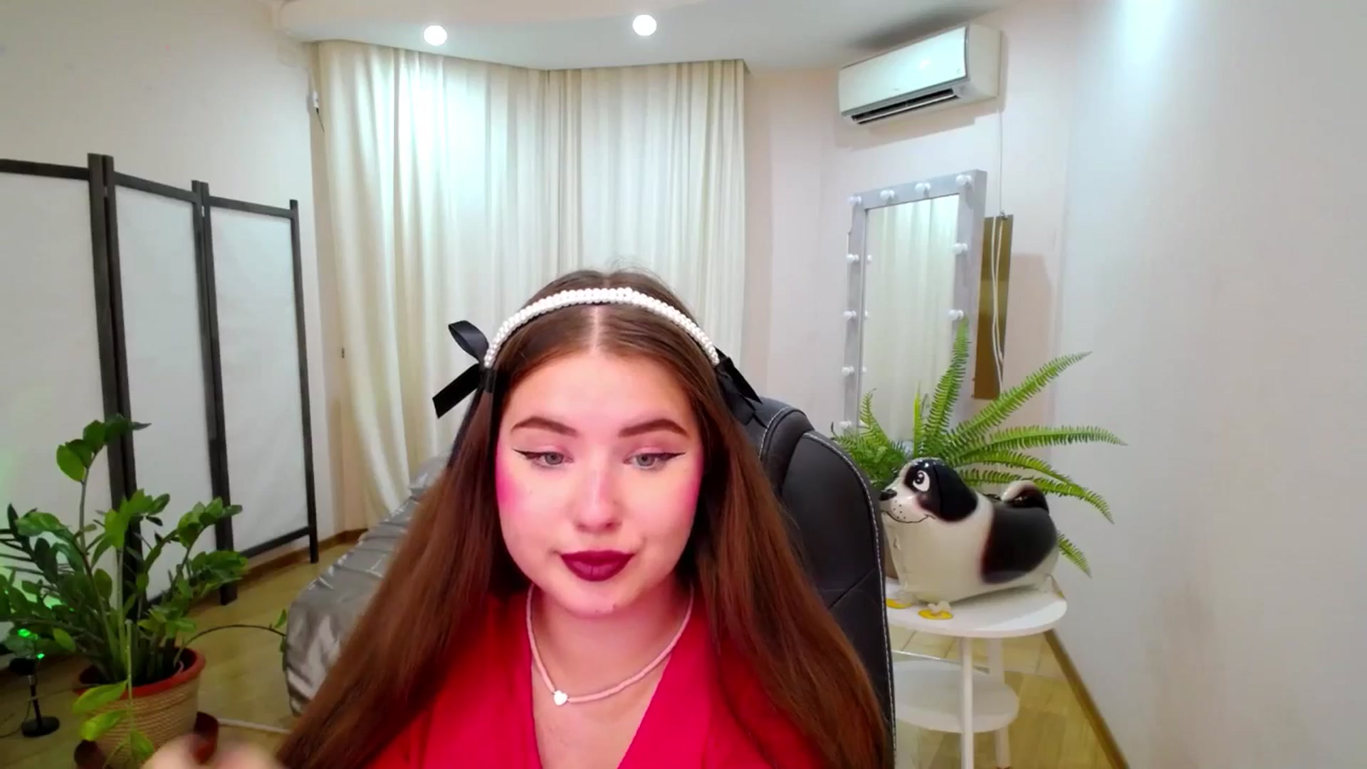 Gallery image thumbnail from AdmireMyEyes's myfreecams stream on, 07/16/2025, 07:48 image 2 of 20