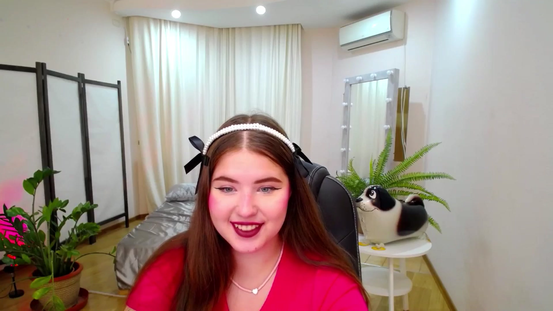 Gallery image thumbnail from AdmireMyEyes's myfreecams stream on, 07/16/2025, 07:48 image 8 of 20