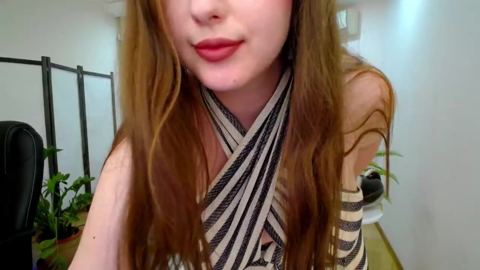 Gallery image thumbnail from AdmireMyEyes's myfreecams stream on, 07/17/2025, 06:46 image 16 of 20