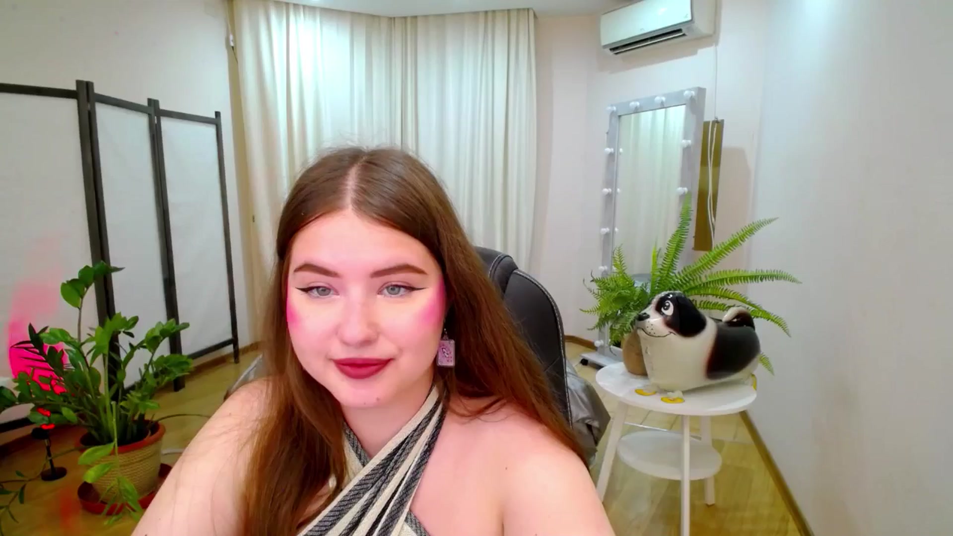 Gallery image thumbnail from AdmireMyEyes's myfreecams stream on, 07/17/2025, 06:46 image 9 of 20