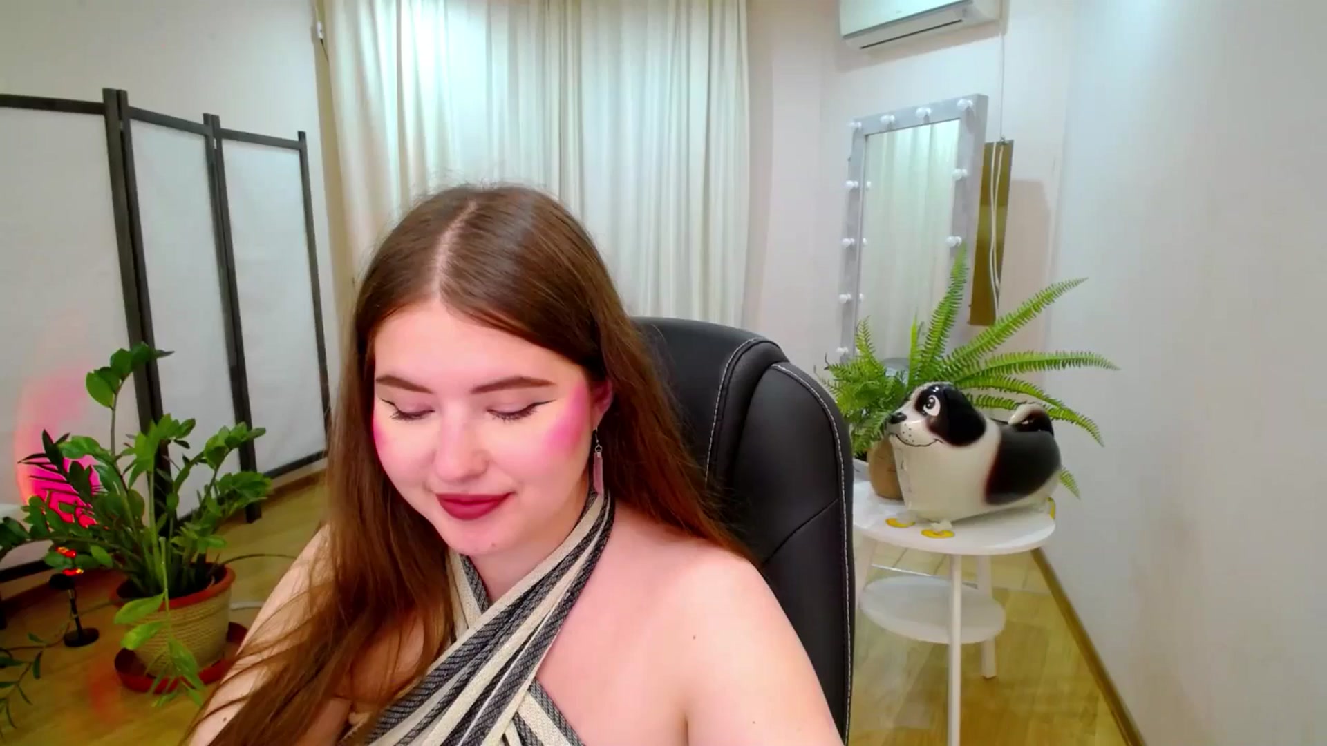 Gallery image thumbnail from AdmireMyEyes's myfreecams stream on, 07/17/2025, 06:46 image 15 of 20