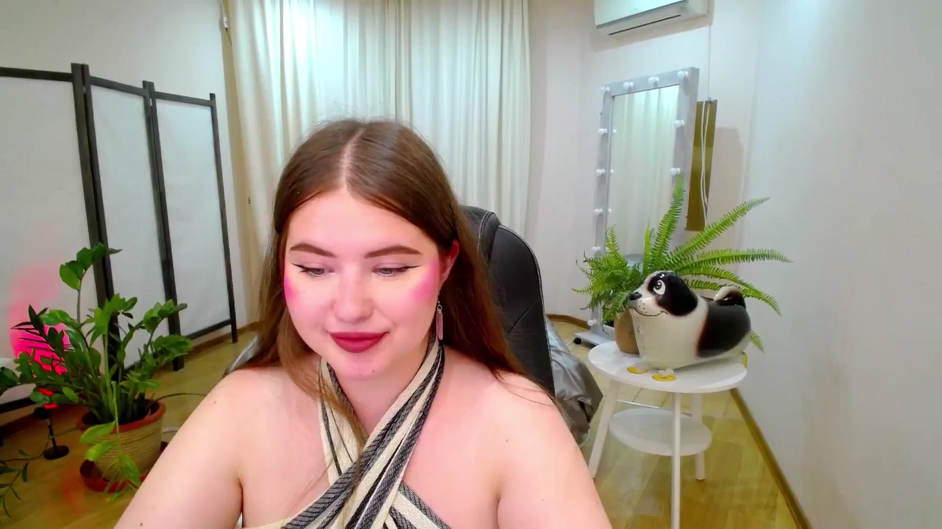 Gallery image thumbnail from AdmireMyEyes's myfreecams stream on, 07/17/2025, 06:46 image 12 of 20