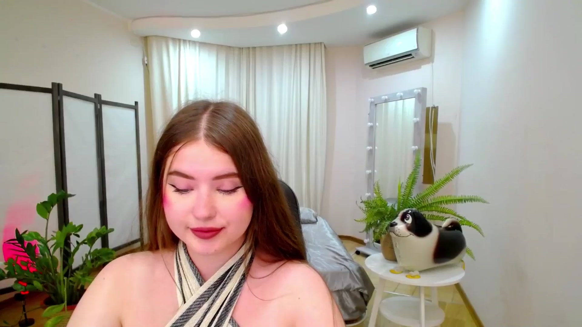 Gallery image thumbnail from AdmireMyEyes's myfreecams stream on, 07/17/2025, 06:46 image 6 of 20