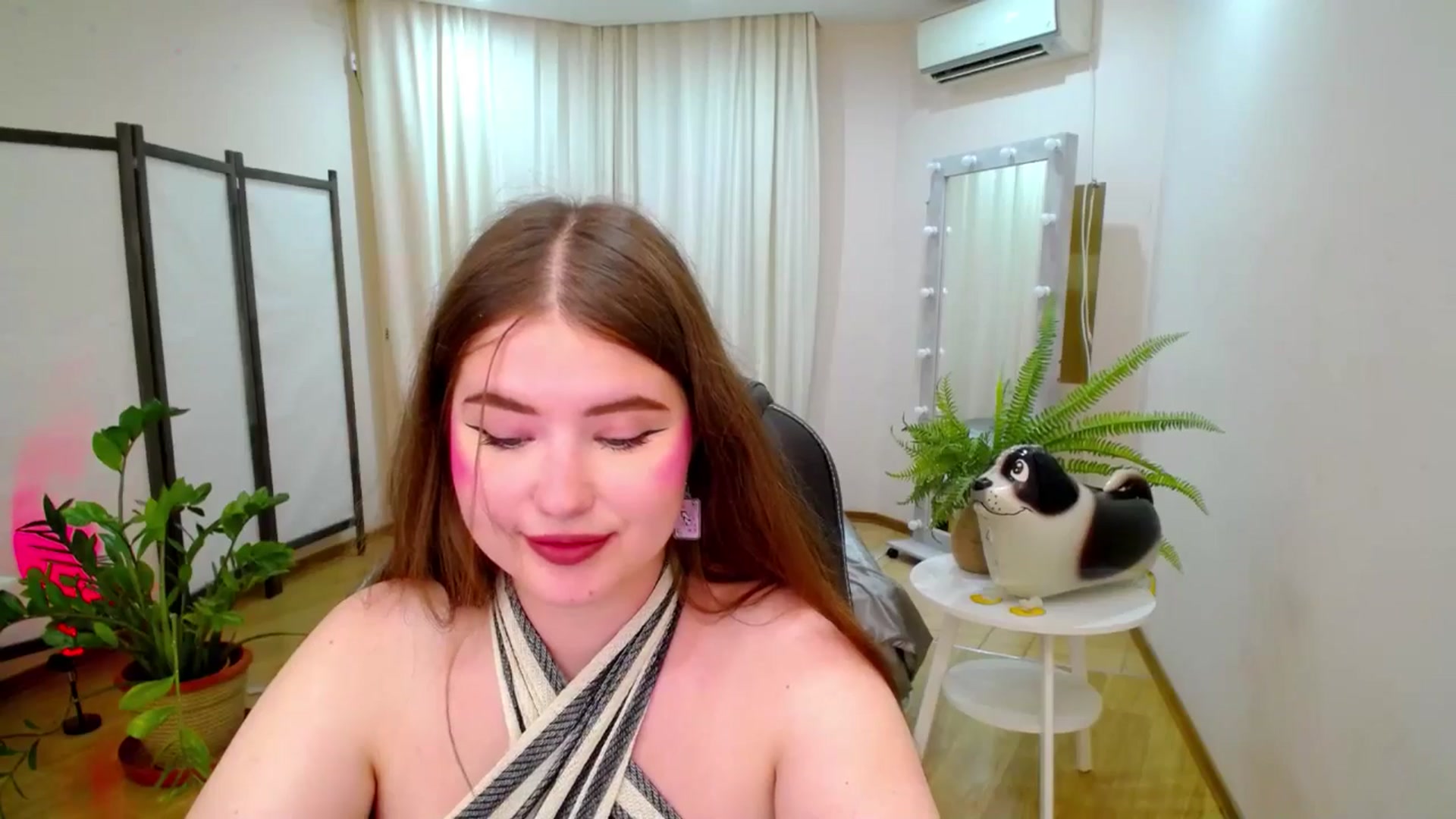 Gallery image thumbnail from AdmireMyEyes's myfreecams stream on, 07/17/2025, 06:46 image 7 of 20