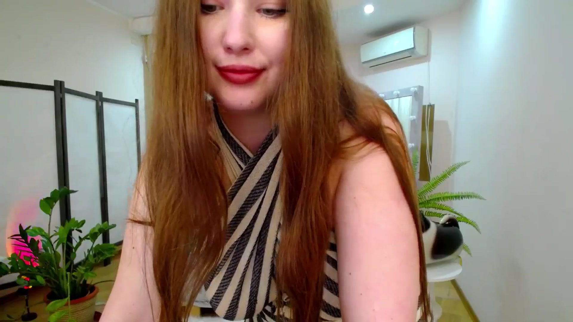 Gallery image thumbnail from AdmireMyEyes's myfreecams stream on, 07/17/2025, 07:28 image 18 of 20
