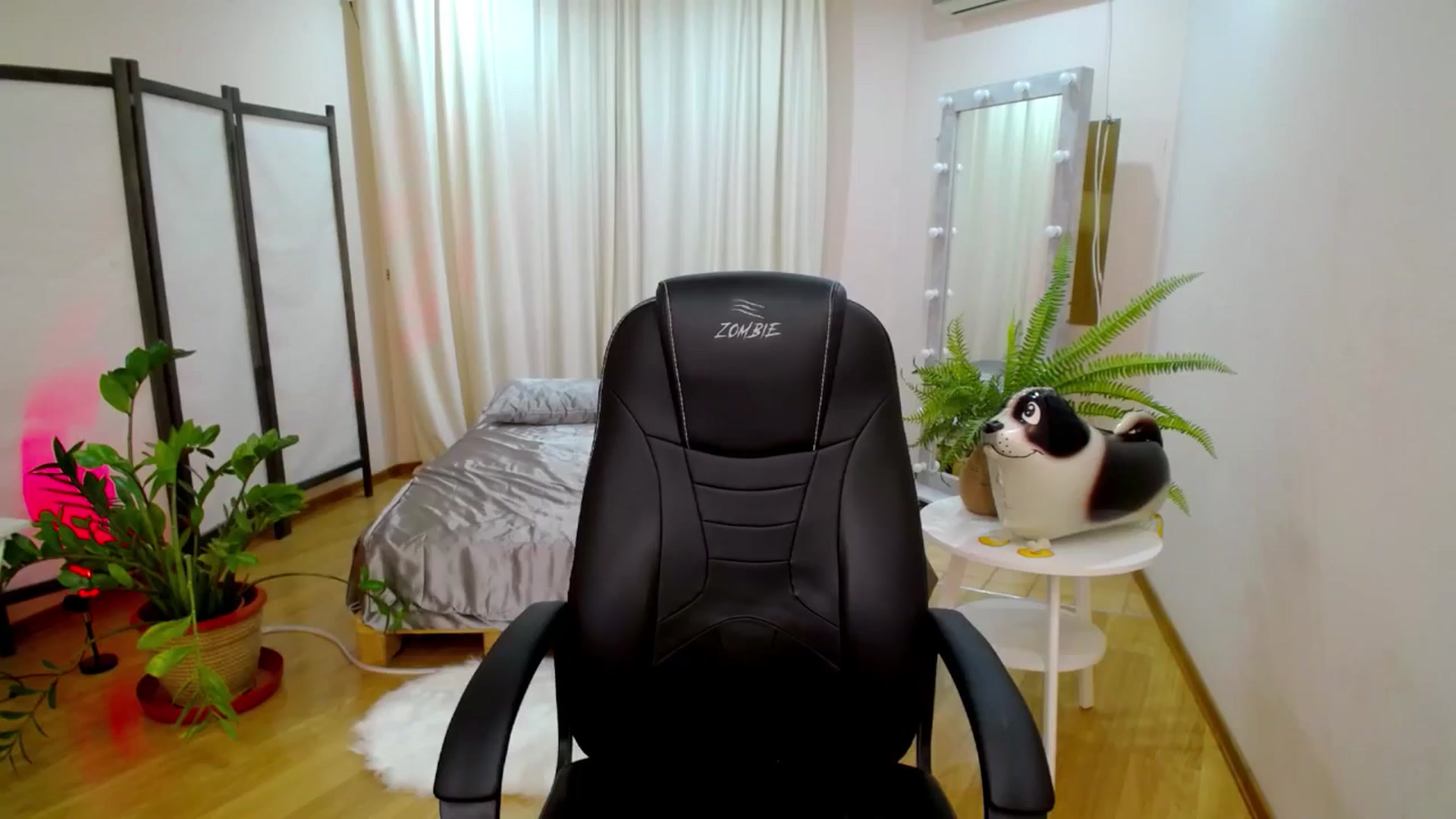 Gallery image thumbnail from AdmireMyEyes's myfreecams stream on, 07/17/2025, 07:28 image 8 of 20