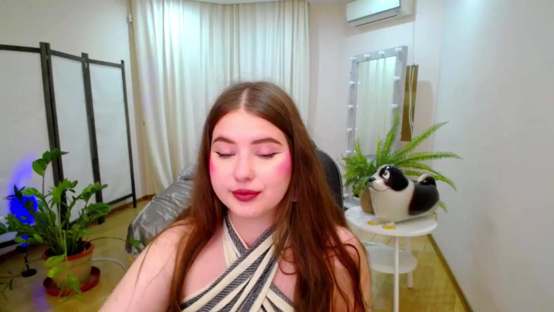 Gallery image thumbnail from AdmireMyEyes's myfreecams stream on, 07/17/2025, 07:46 image 20 of 20