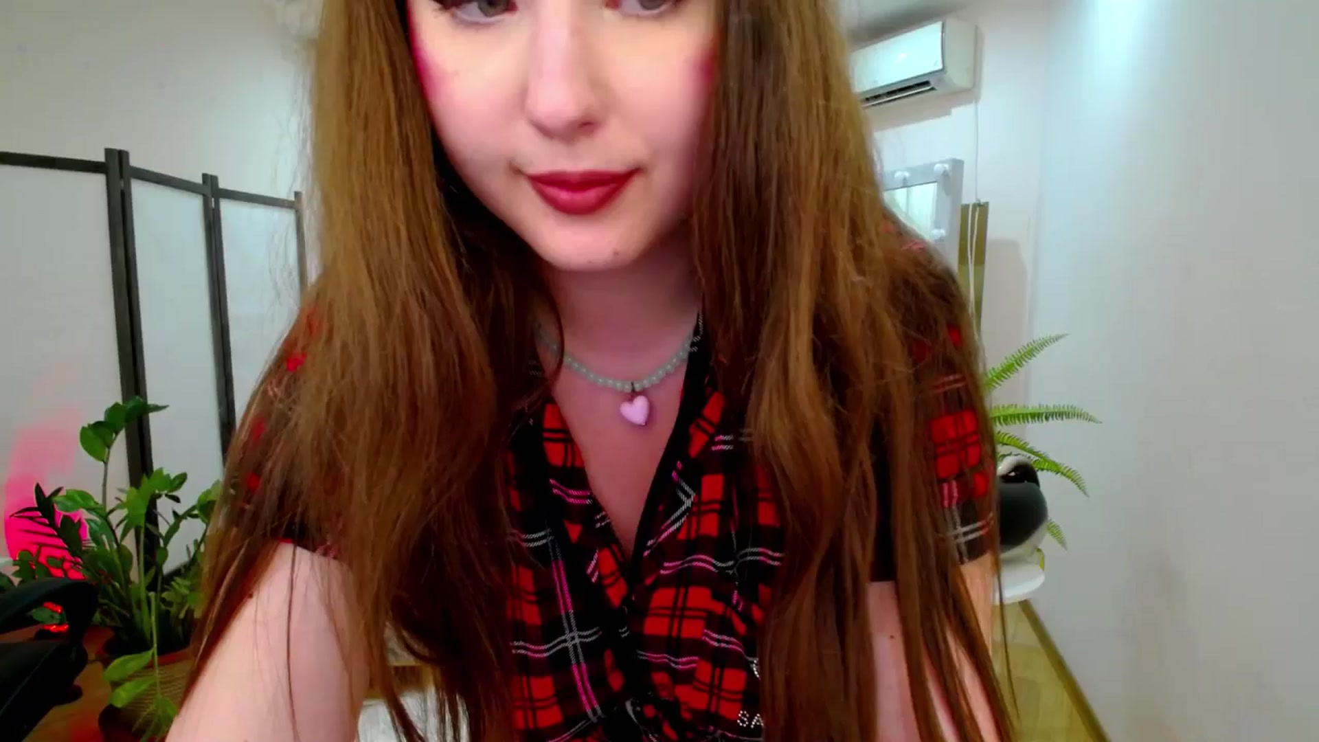 Gallery image thumbnail from AdmireMyEyes's myfreecams stream on, 07/17/2025, 09:26 image 15 of 20
