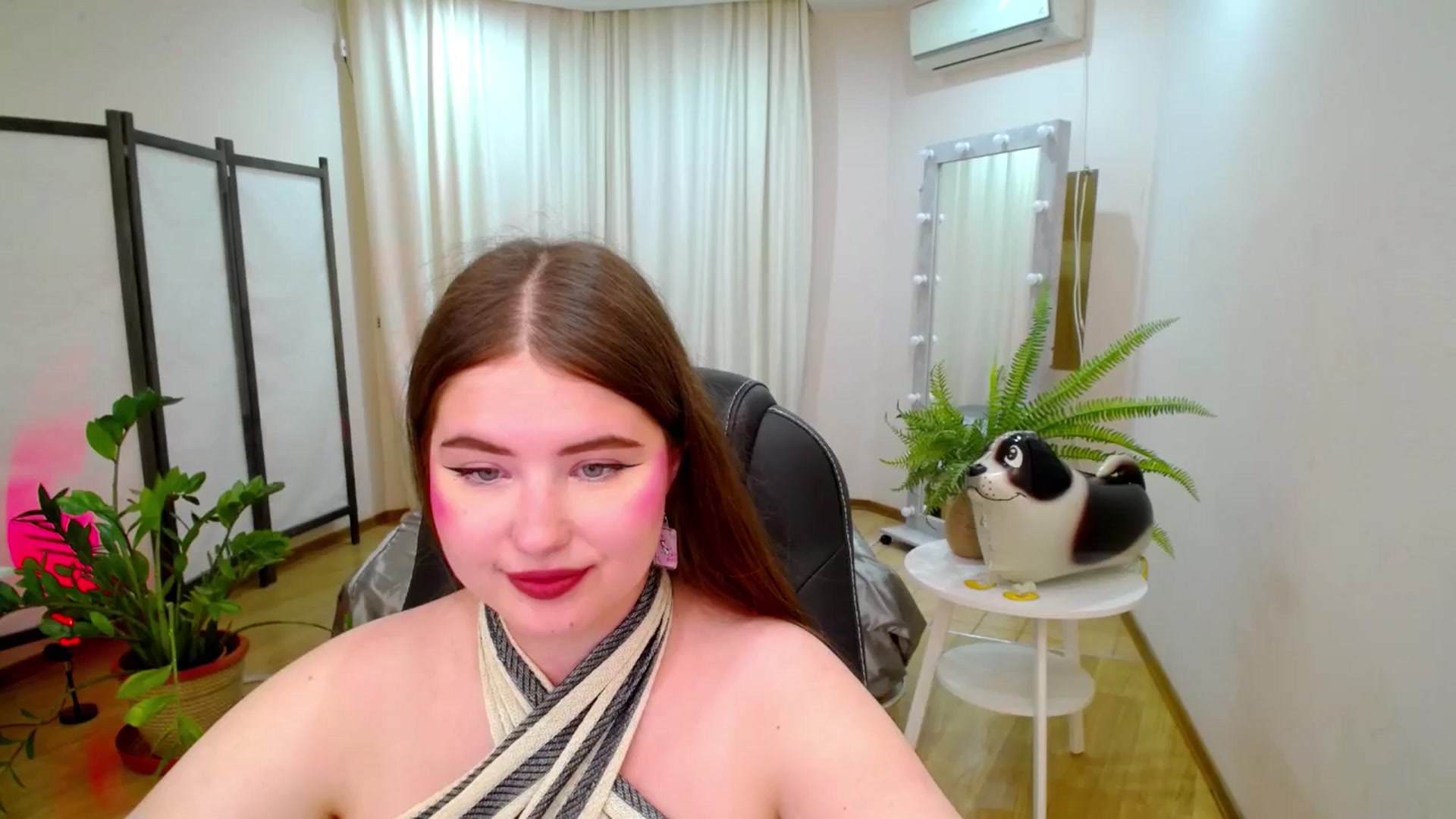 Gallery image thumbnail from AdmireMyEyes's myfreecams stream on, 07/17/2025, 09:26 image 1 of 20
