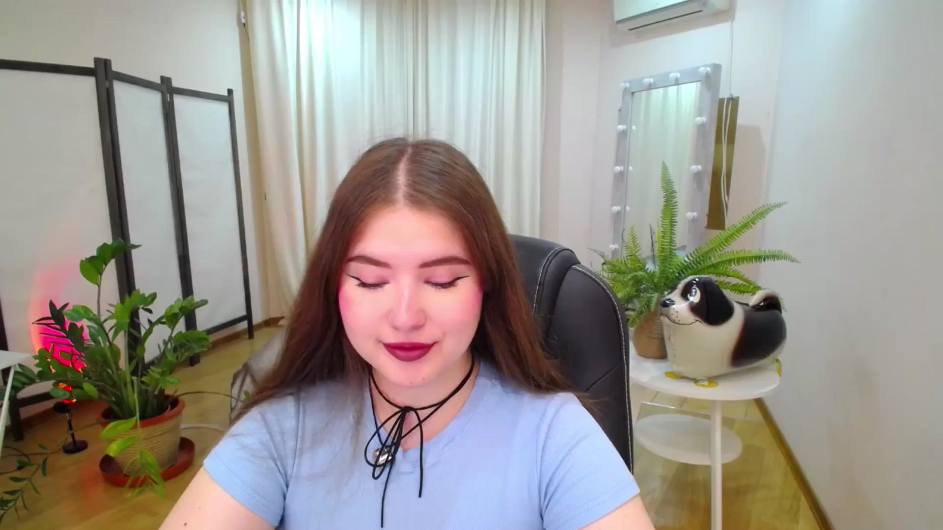 Gallery image thumbnail from AdmireMyEyes's myfreecams stream on, 07/19/2025, 19:27 image 1 of 20