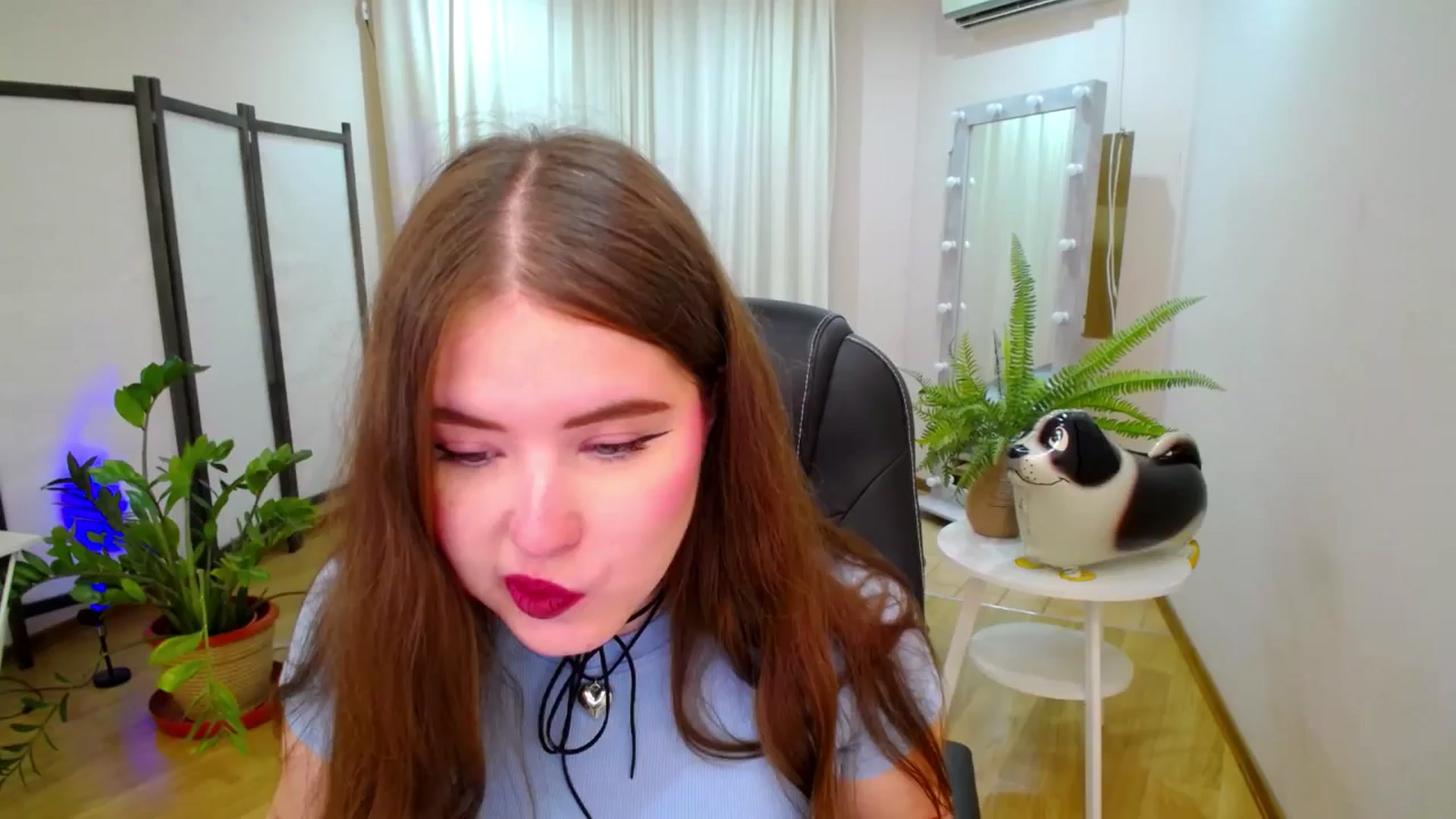 Gallery image thumbnail from AdmireMyEyes's myfreecams stream on, 07/19/2025, 19:45 image 19 of 20