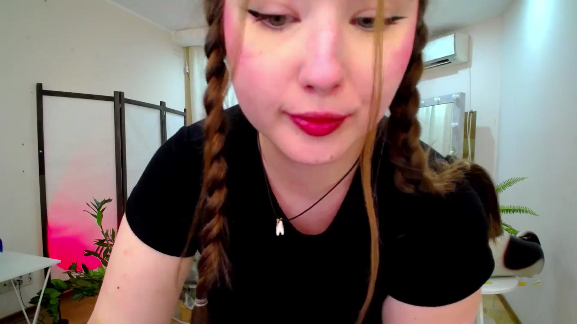Gallery image thumbnail from AdmireMyEyes's myfreecams stream on, 07/26/2025, 19:48 image 16 of 20