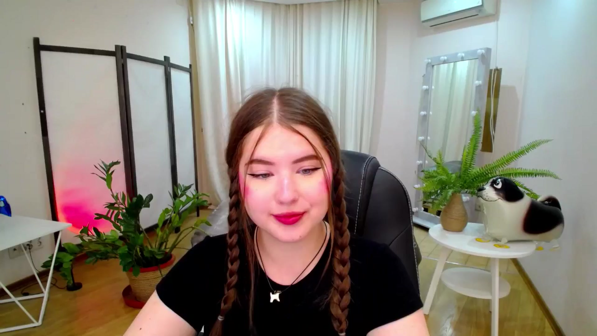 Gallery image thumbnail from AdmireMyEyes's myfreecams stream on, 07/26/2025, 19:48 image 6 of 20