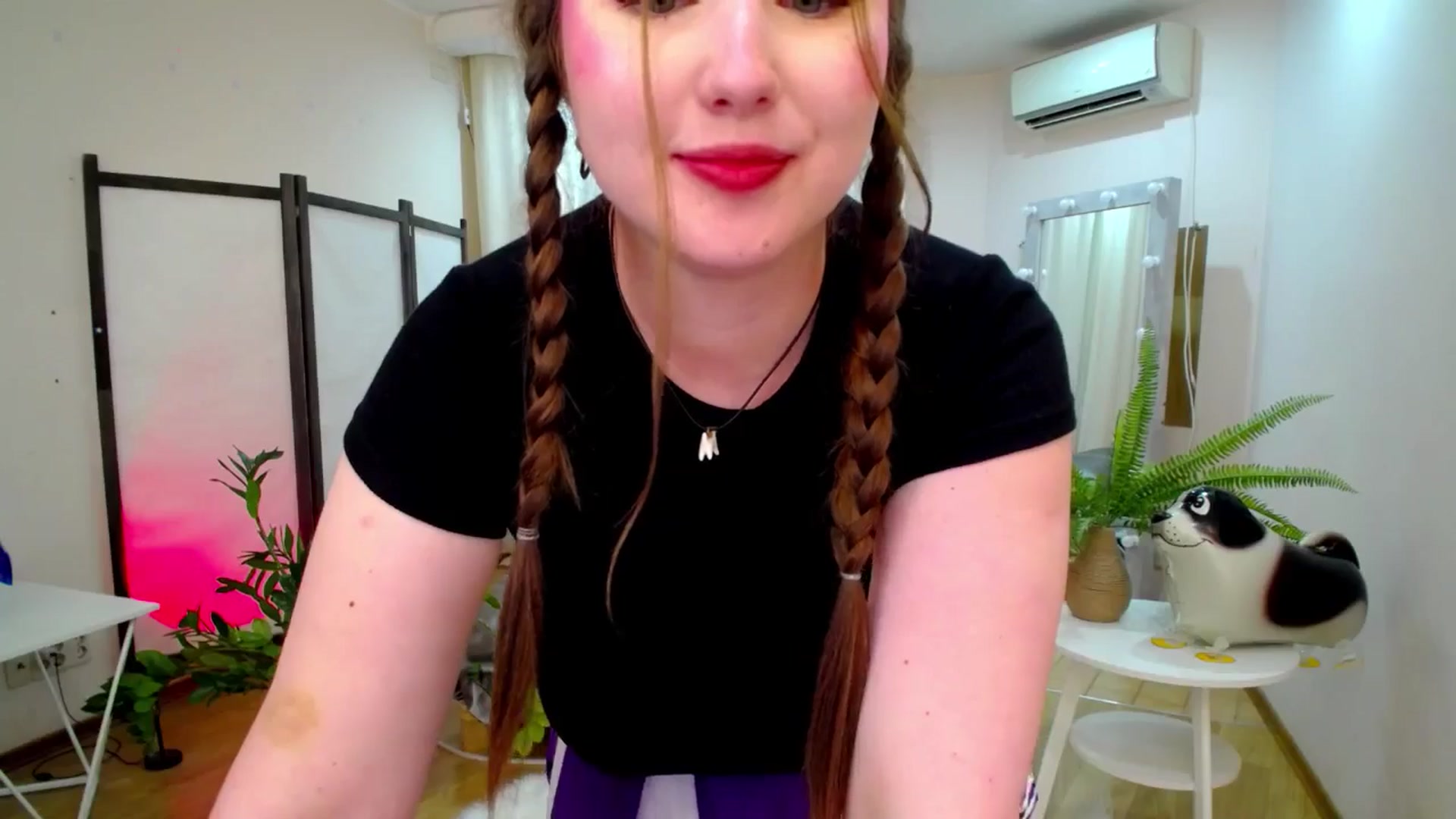Gallery image thumbnail from AdmireMyEyes's myfreecams stream on, 07/26/2025, 20:36 image 4 of 20