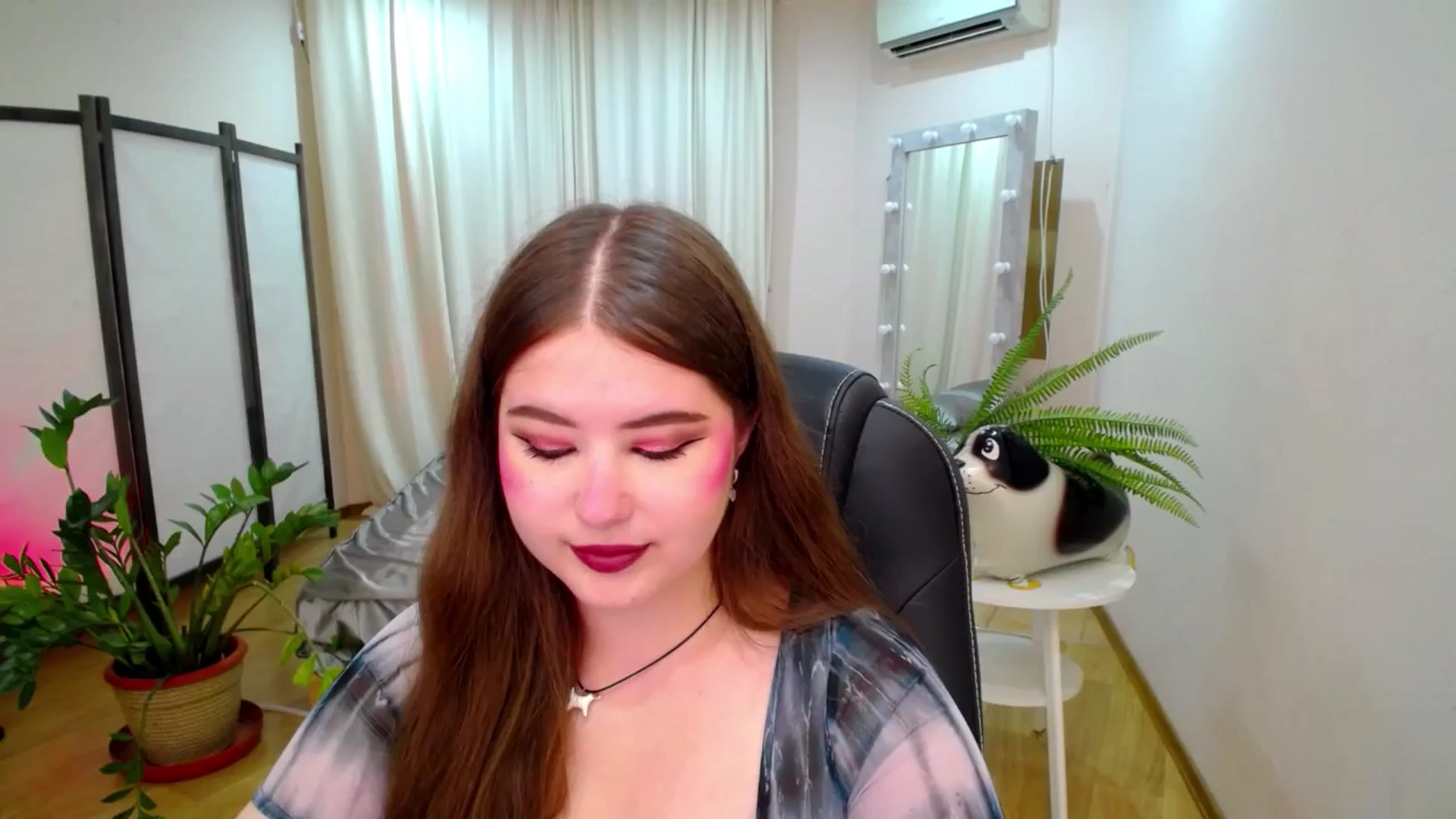 Gallery image thumbnail from AdmireMyEyes's myfreecams stream on, 07/28/2025, 18:34 image 8 of 20