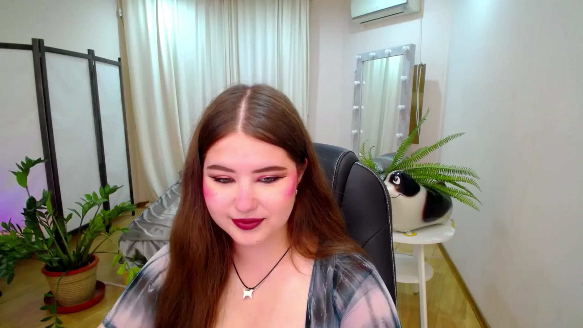 Gallery image thumbnail from AdmireMyEyes's myfreecams stream on, 07/28/2025, 18:34 image 19 of 20