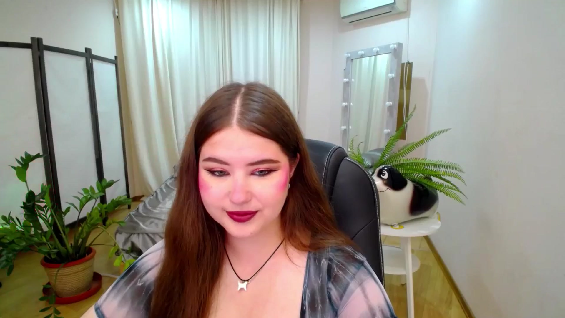 Gallery image thumbnail from AdmireMyEyes's myfreecams stream on, 07/28/2025, 18:34 image 18 of 20
